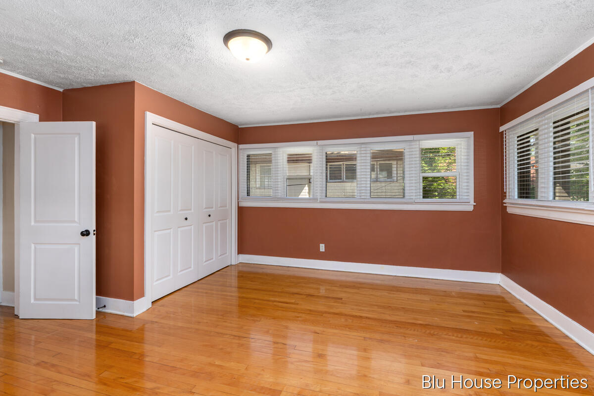 616 Giddings Avenue SE Grand Rapids MI 49506