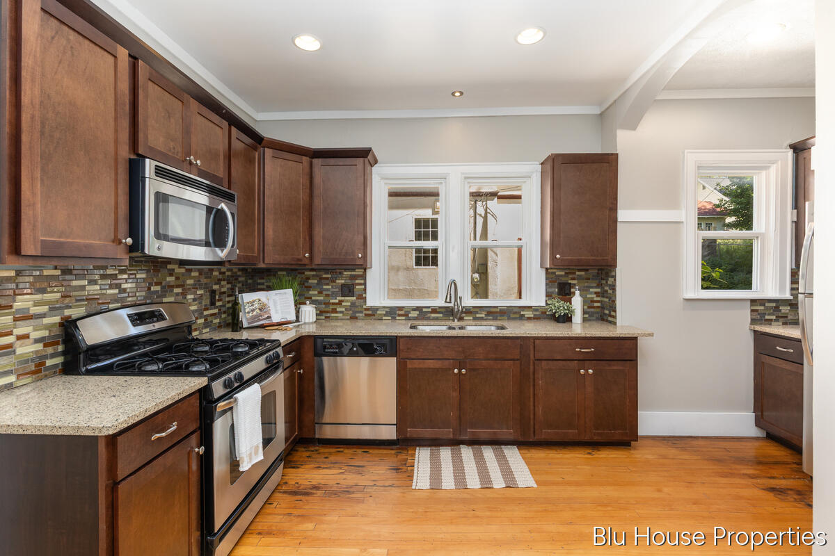616 Giddings Avenue SE Grand Rapids MI 49506