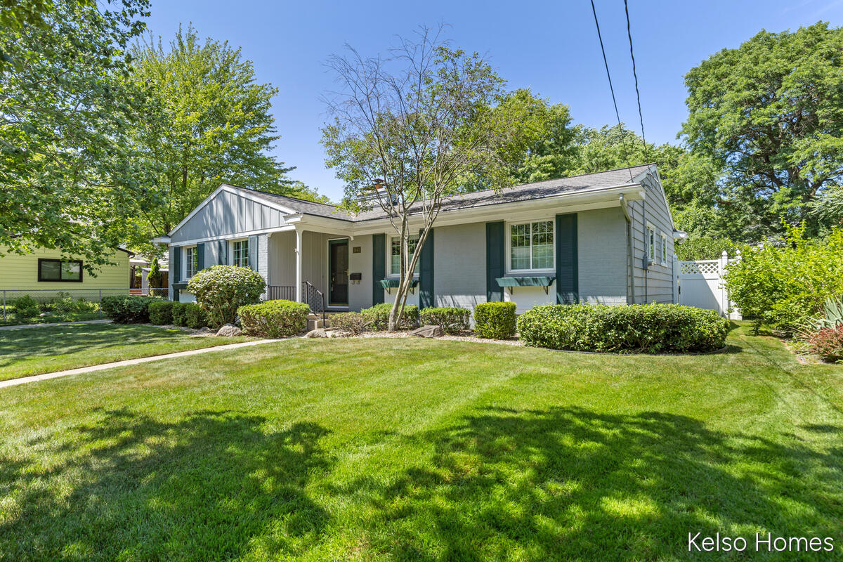 1641 Saginaw Road SE Grand Rapids MI 49506