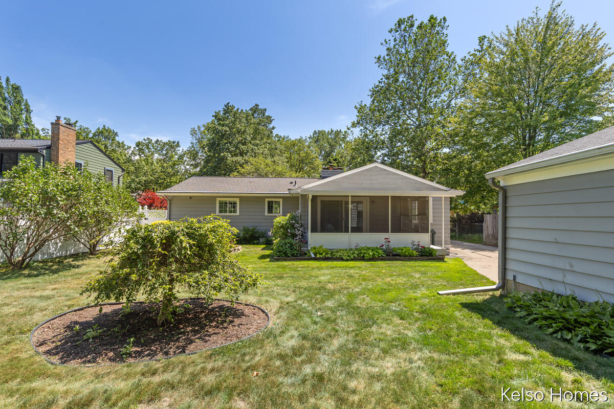1641 Saginaw Road SE Grand Rapids MI 49506