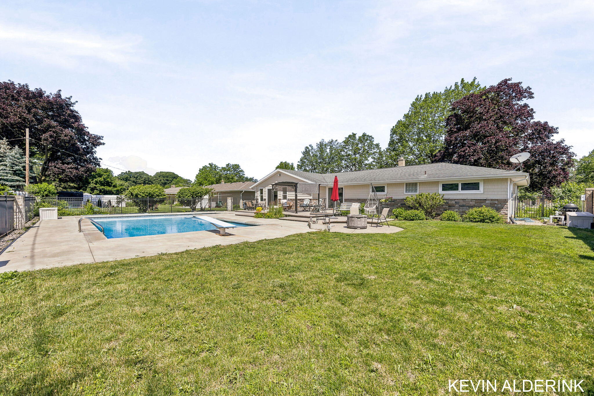 34 W 37th Street Holland MI 49423