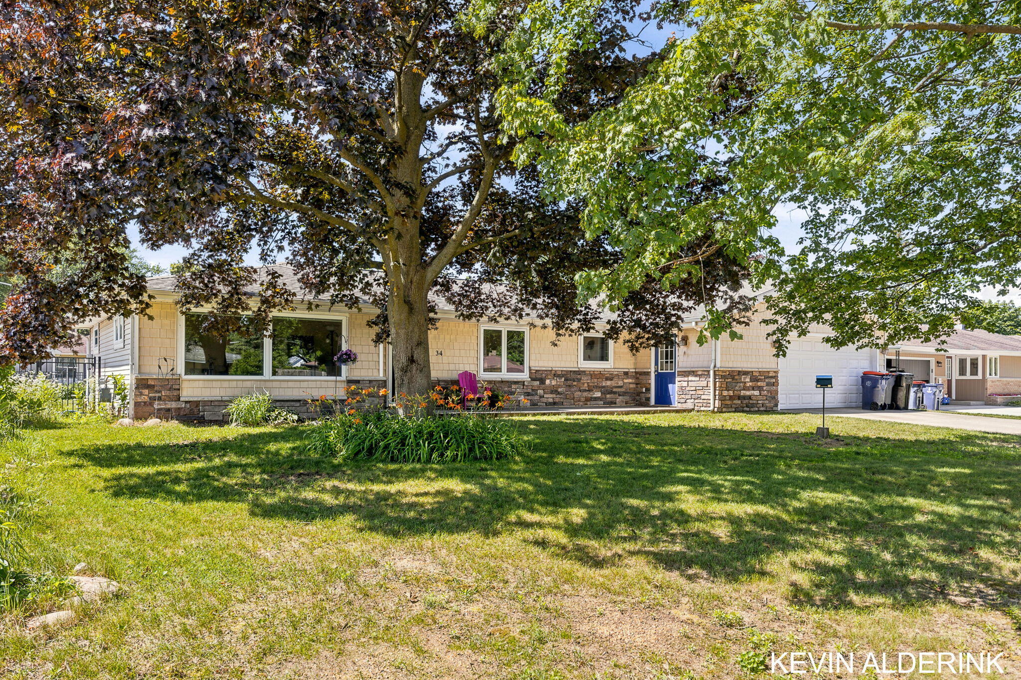 34 W 37th Street Holland MI 49423
