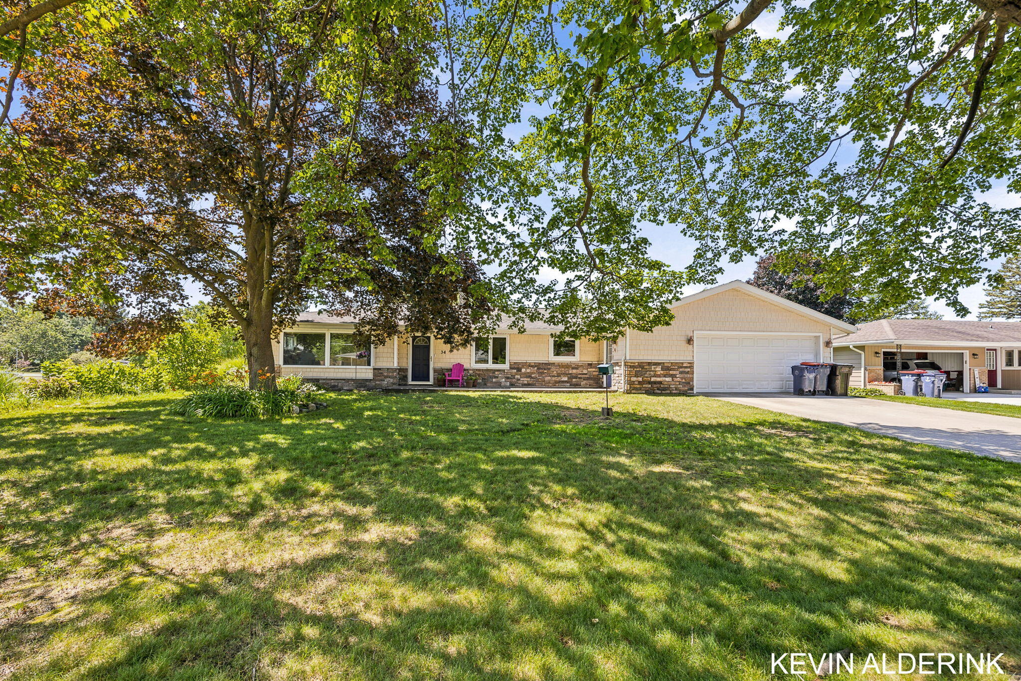 34 W 37th Street Holland MI 49423