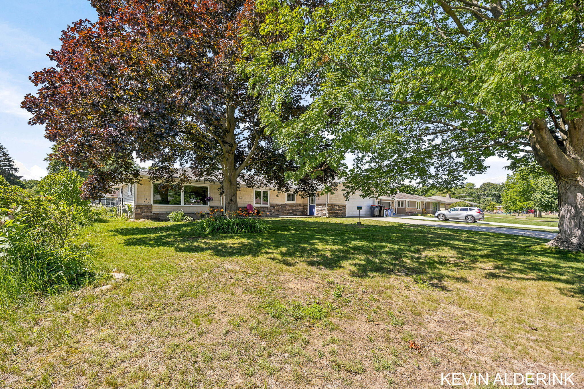 34 W 37th Street Holland MI 49423