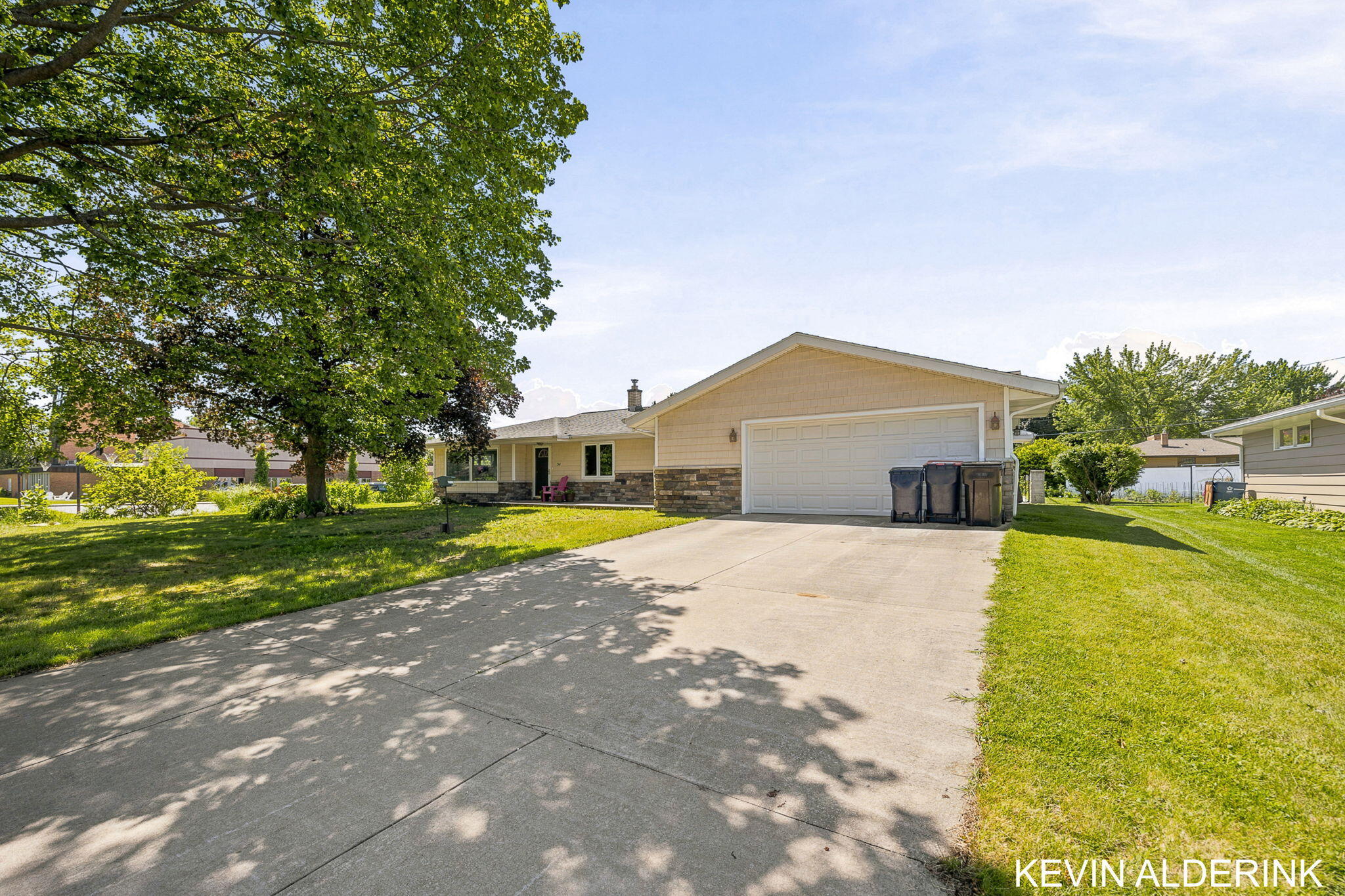 34 W 37th Street Holland MI 49423