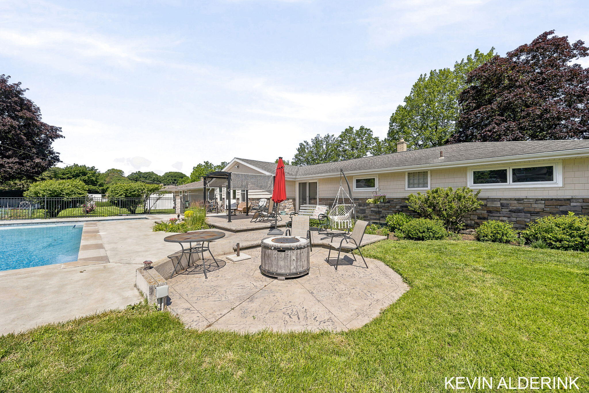 34 W 37th Street Holland MI 49423