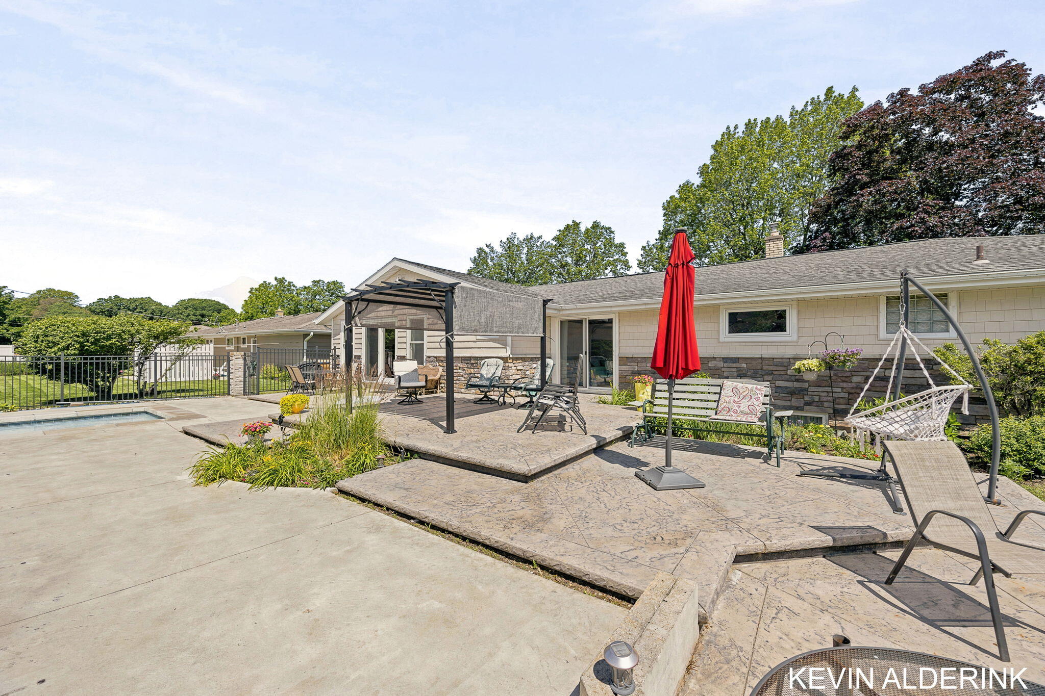 34 W 37th Street Holland MI 49423