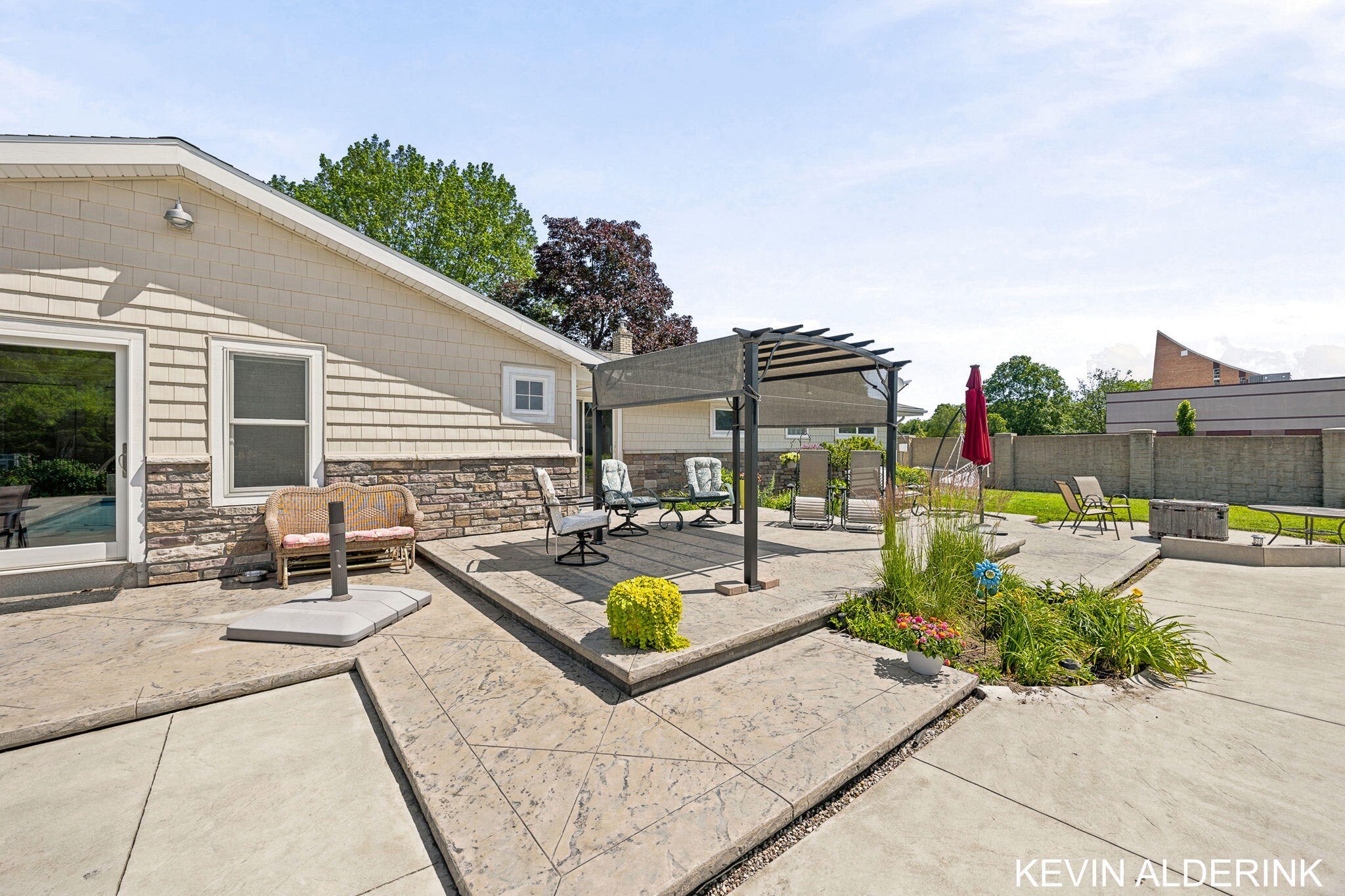 34 W 37th Street Holland MI 49423