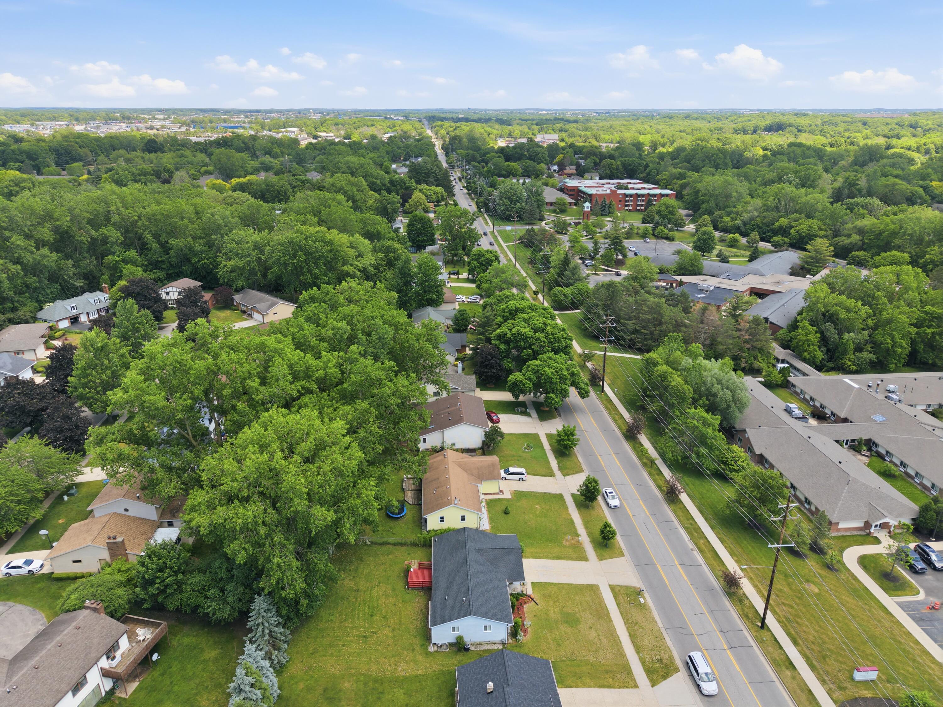 1821 32nd Street SE Grand Rapids MI 49508