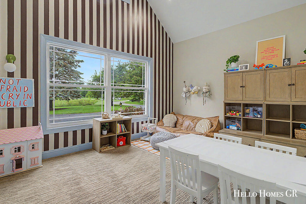 5327 Canyon River Drive NE Ada MI 49301