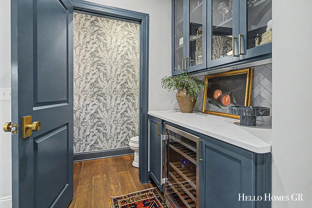 5327 Canyon River Drive NE Ada MI 49301