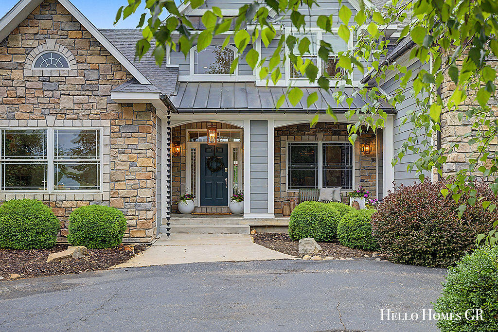 5327 Canyon River Drive NE Ada MI 49301