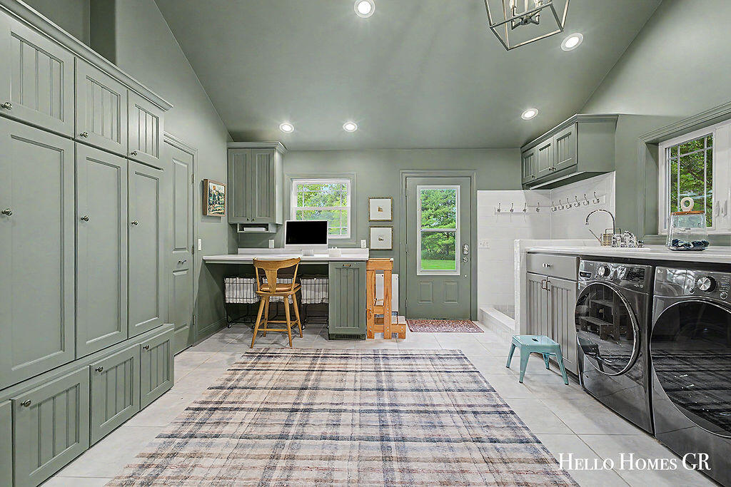 5327 Canyon River Drive NE Ada MI 49301