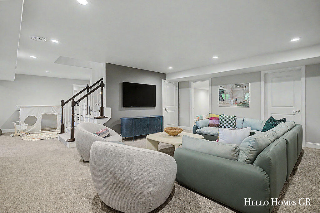 5327 Canyon River Drive NE Ada MI 49301