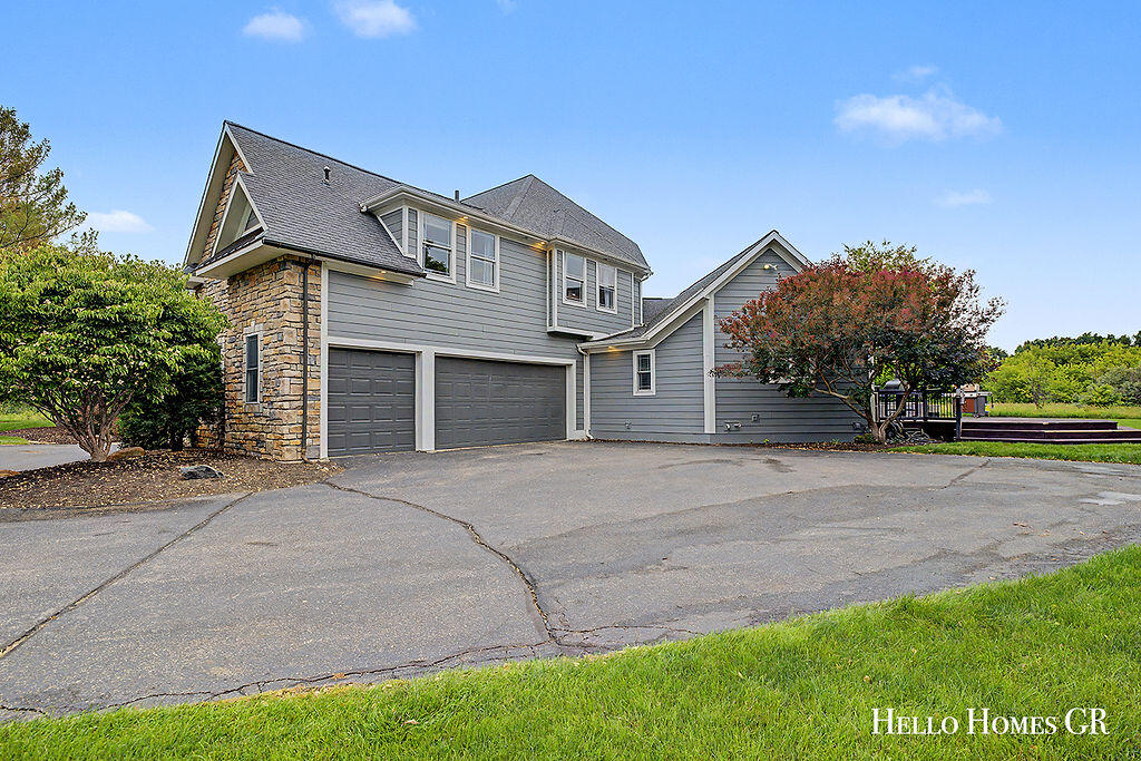 5327 Canyon River Drive NE Ada MI 49301
