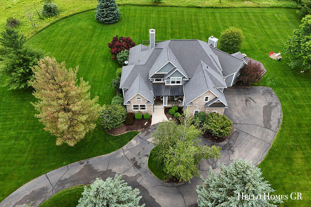 5327 Canyon River Drive NE Ada MI 49301