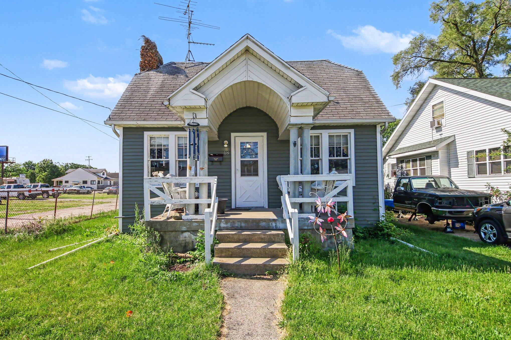 18 34th Street SW Grand Rapids MI 49548