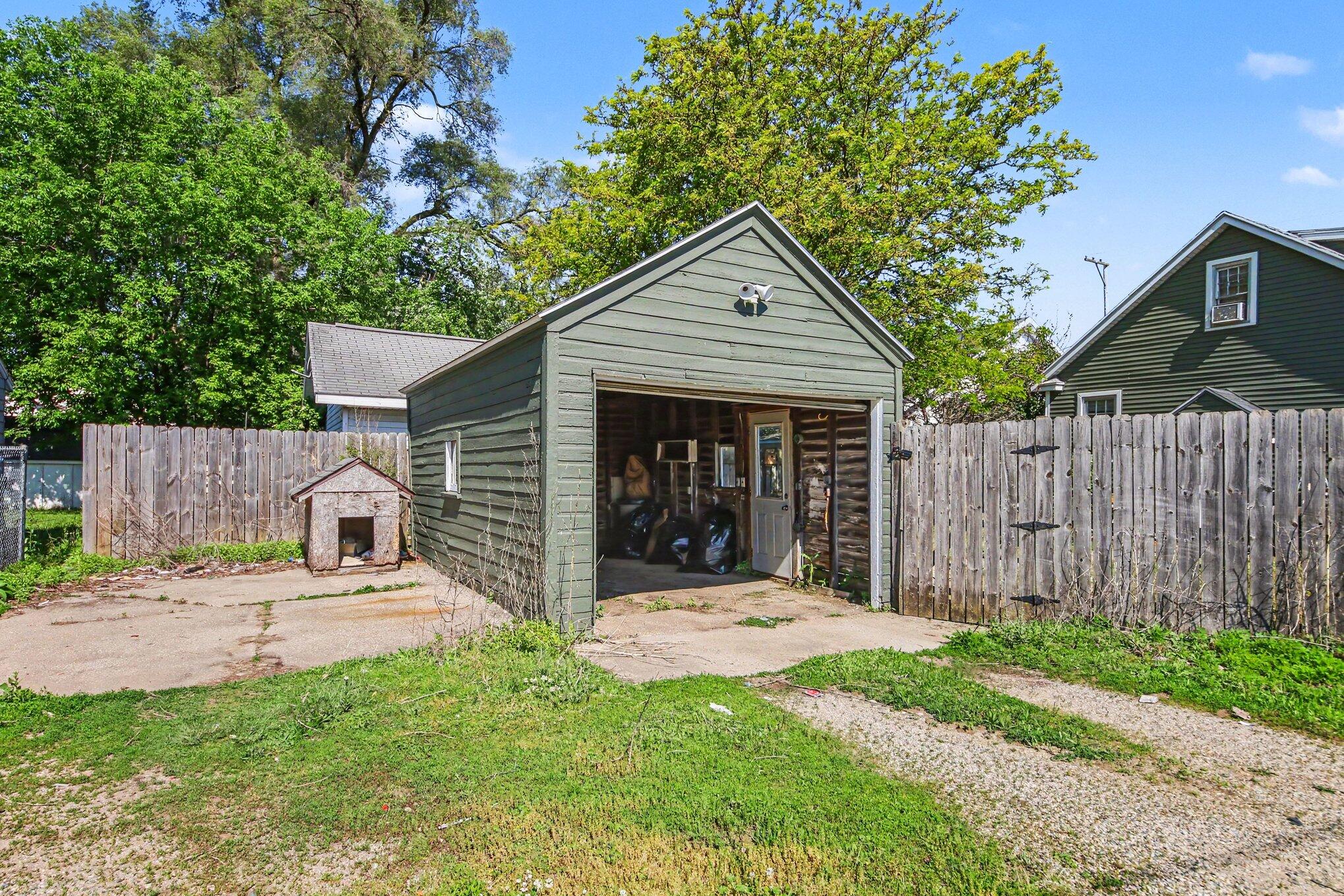 18 34th Street SW Grand Rapids MI 49548