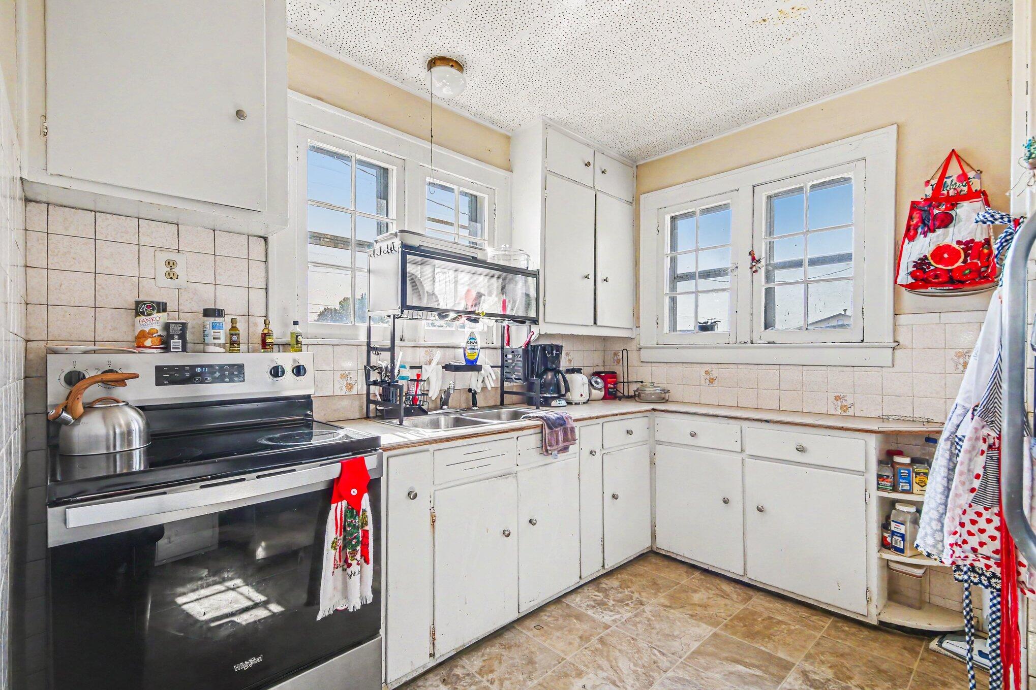 18 34th Street SW Grand Rapids MI 49548