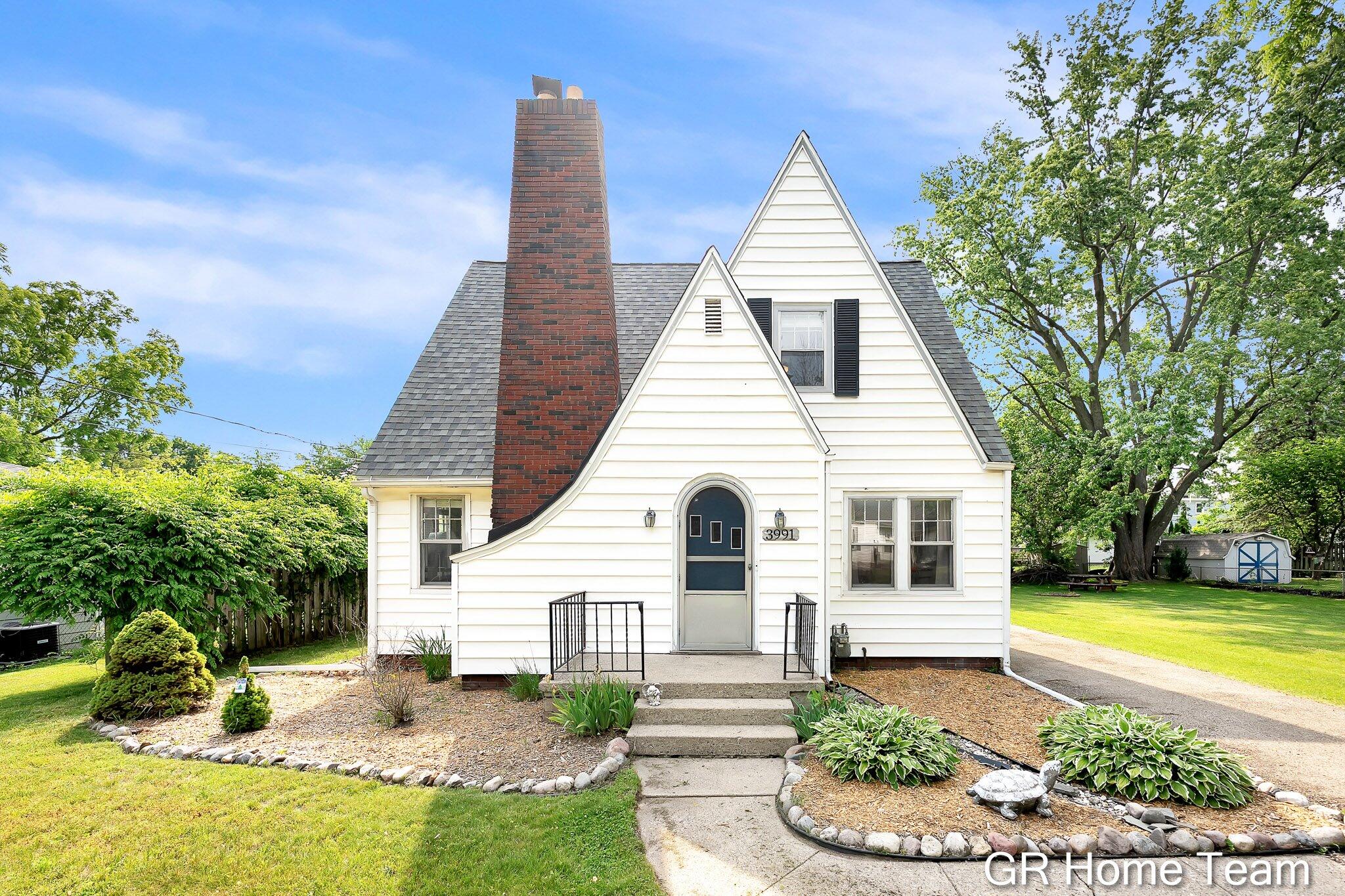 3991 Costa Avenue NE Grand Rapids MI 49525