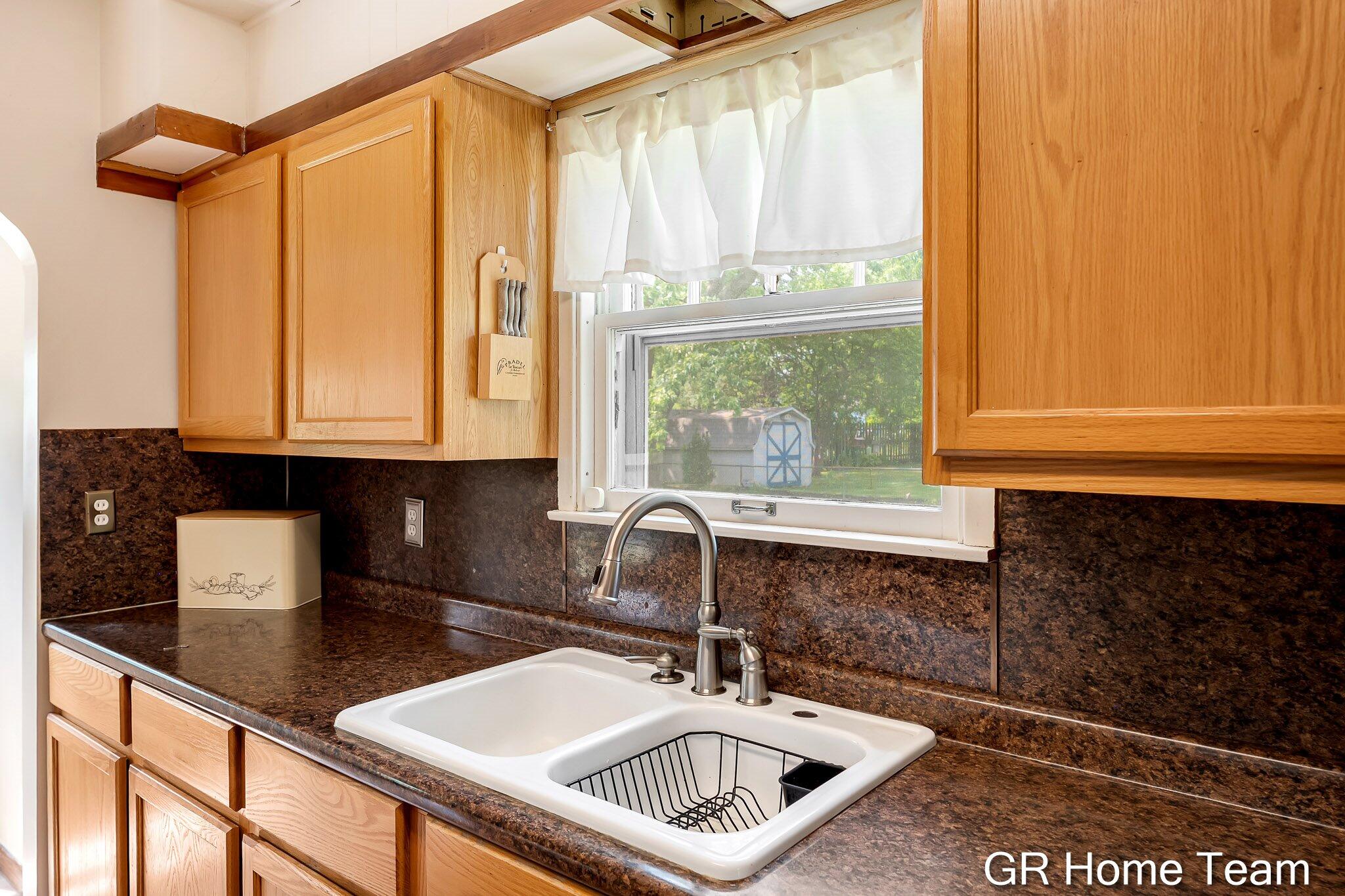 3991 Costa Avenue NE Grand Rapids MI 49525