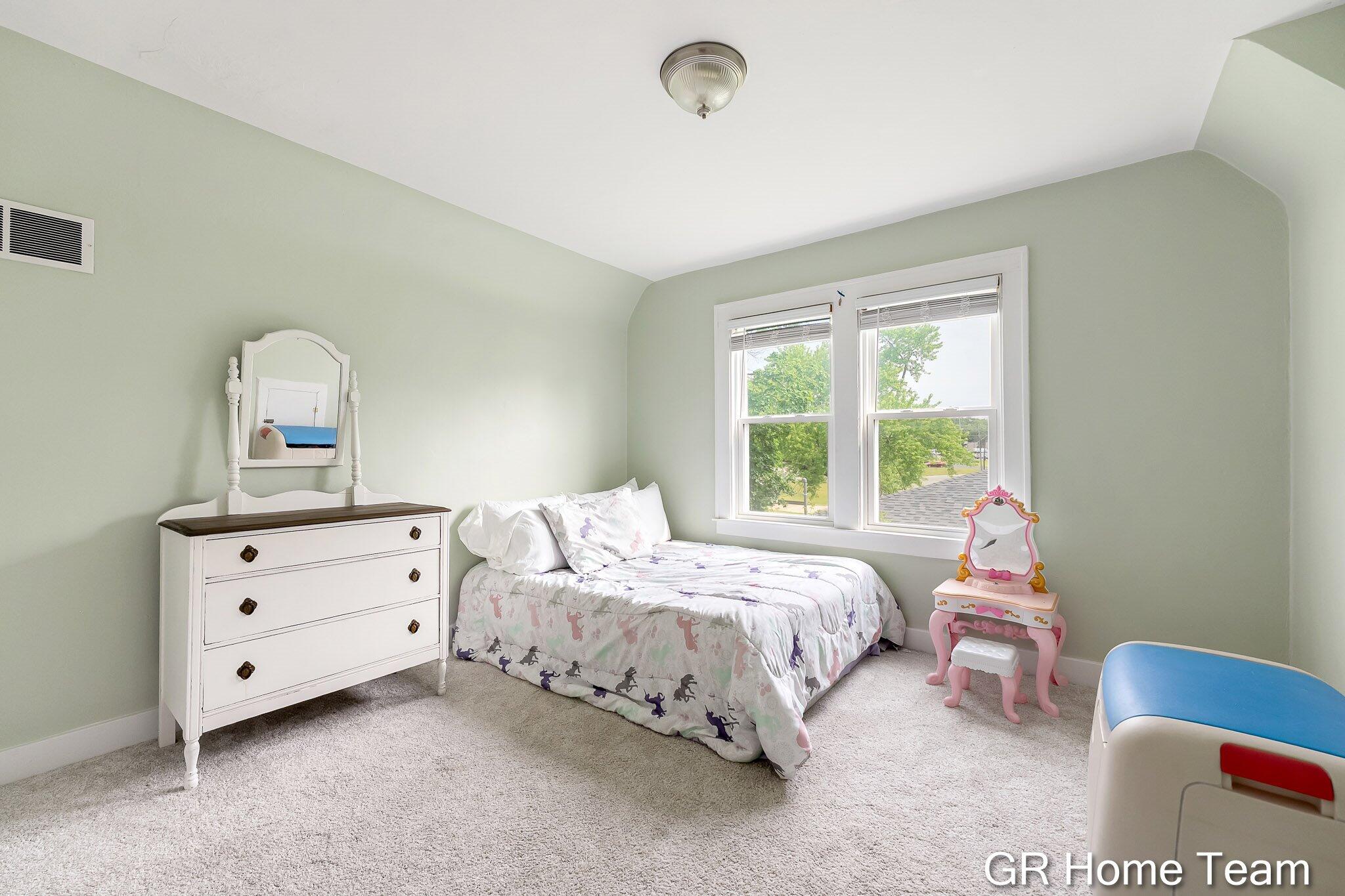 3991 Costa Avenue NE Grand Rapids MI 49525