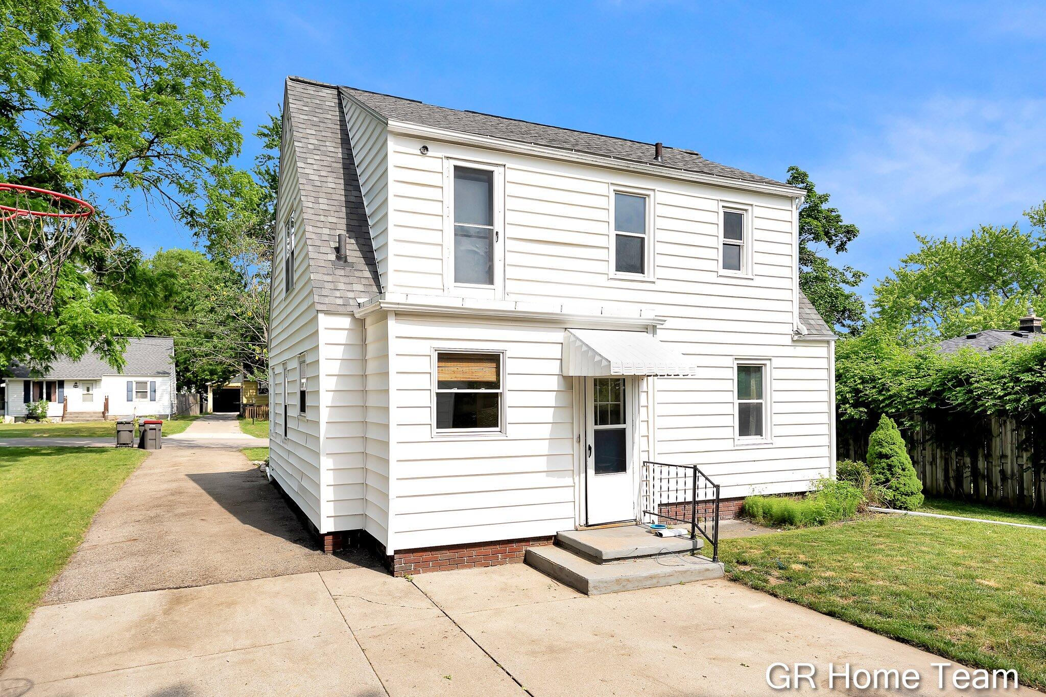 3991 Costa Avenue NE Grand Rapids MI 49525