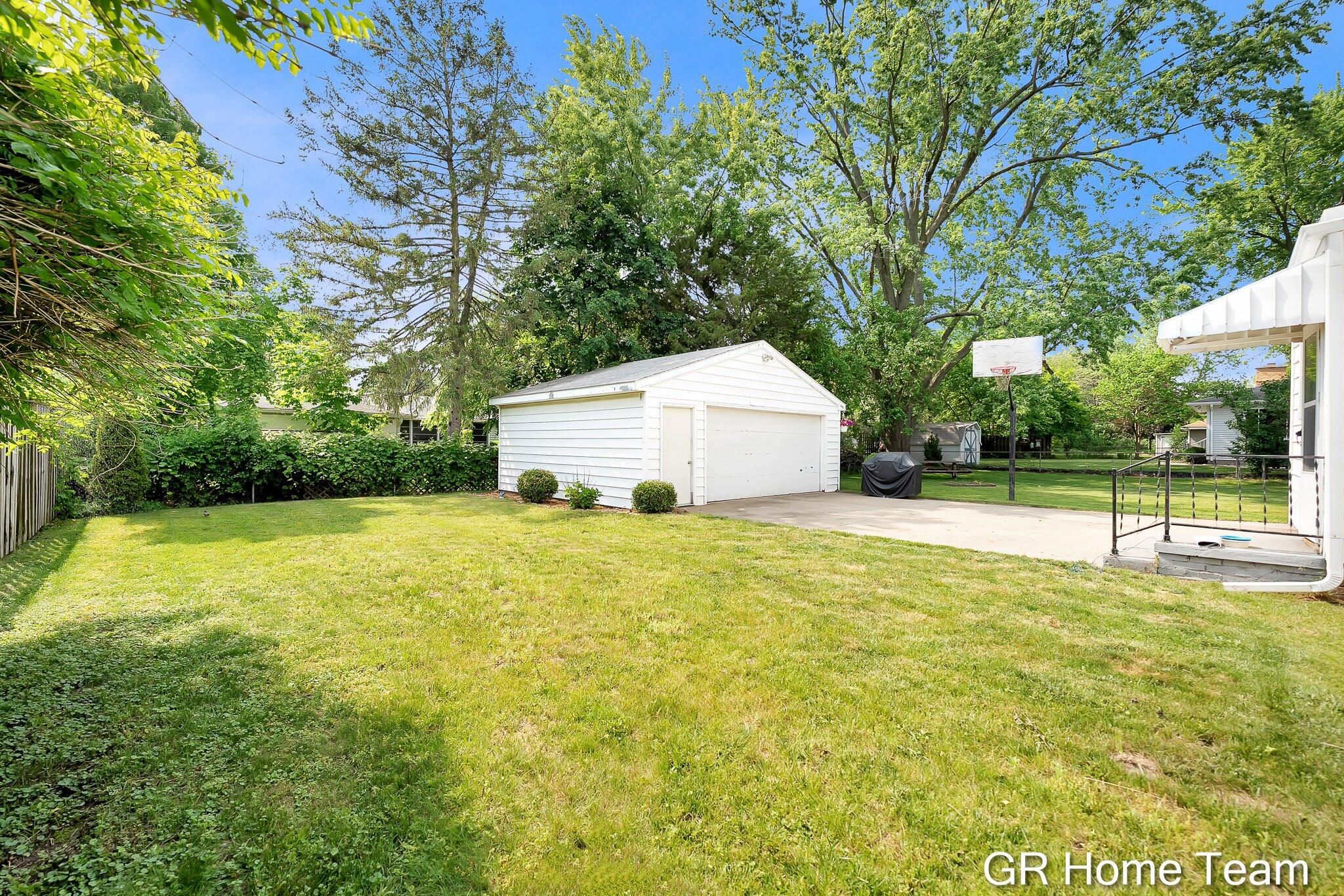 3991 Costa Avenue NE Grand Rapids MI 49525