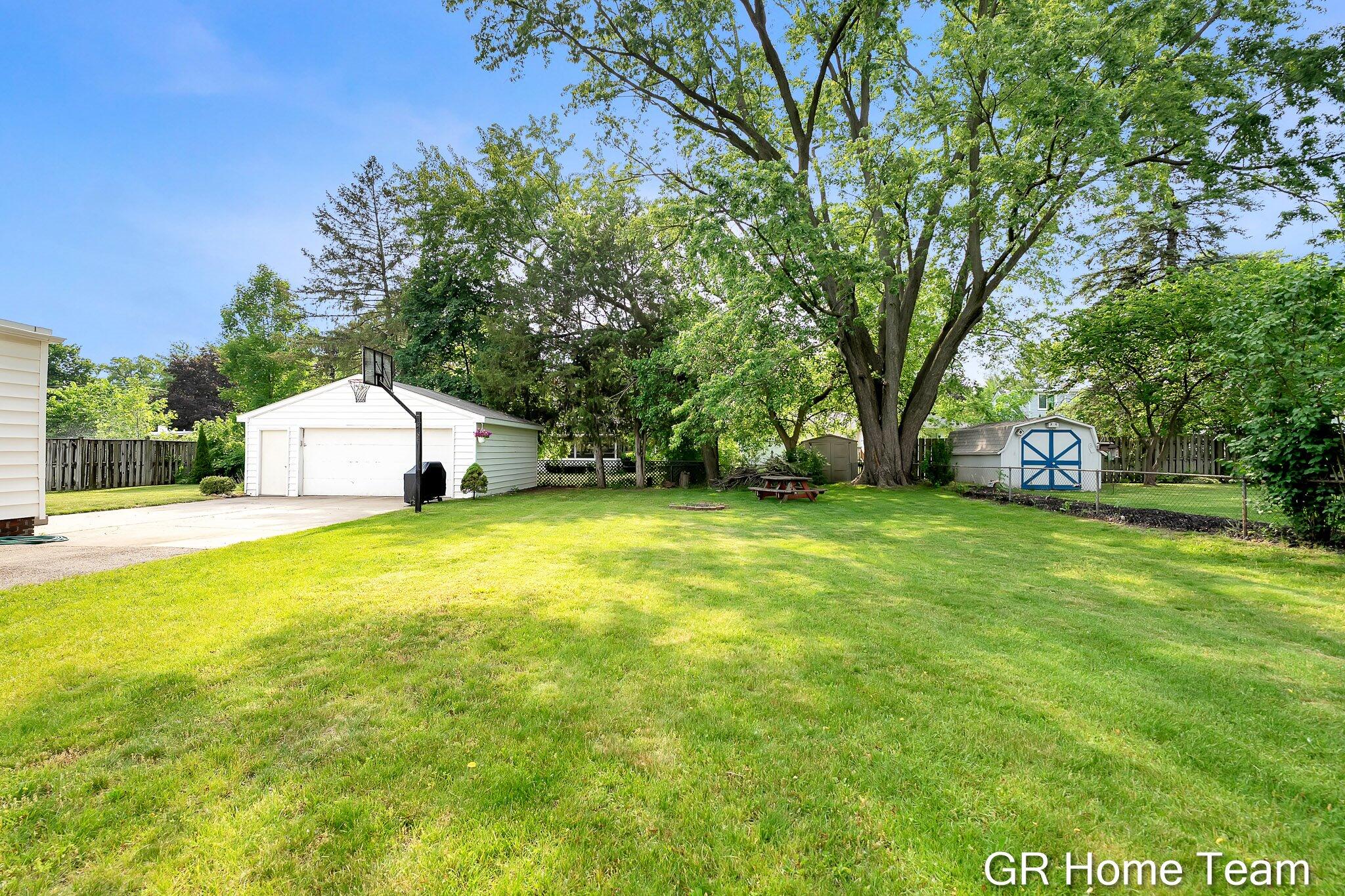 3991 Costa Avenue NE Grand Rapids MI 49525