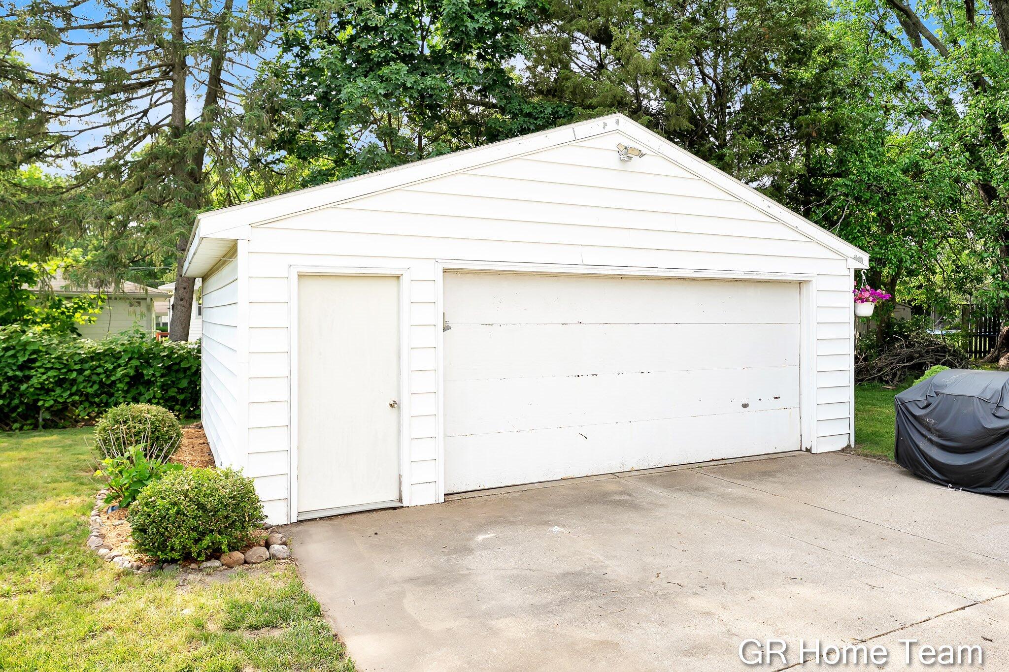 3991 Costa Avenue NE Grand Rapids MI 49525