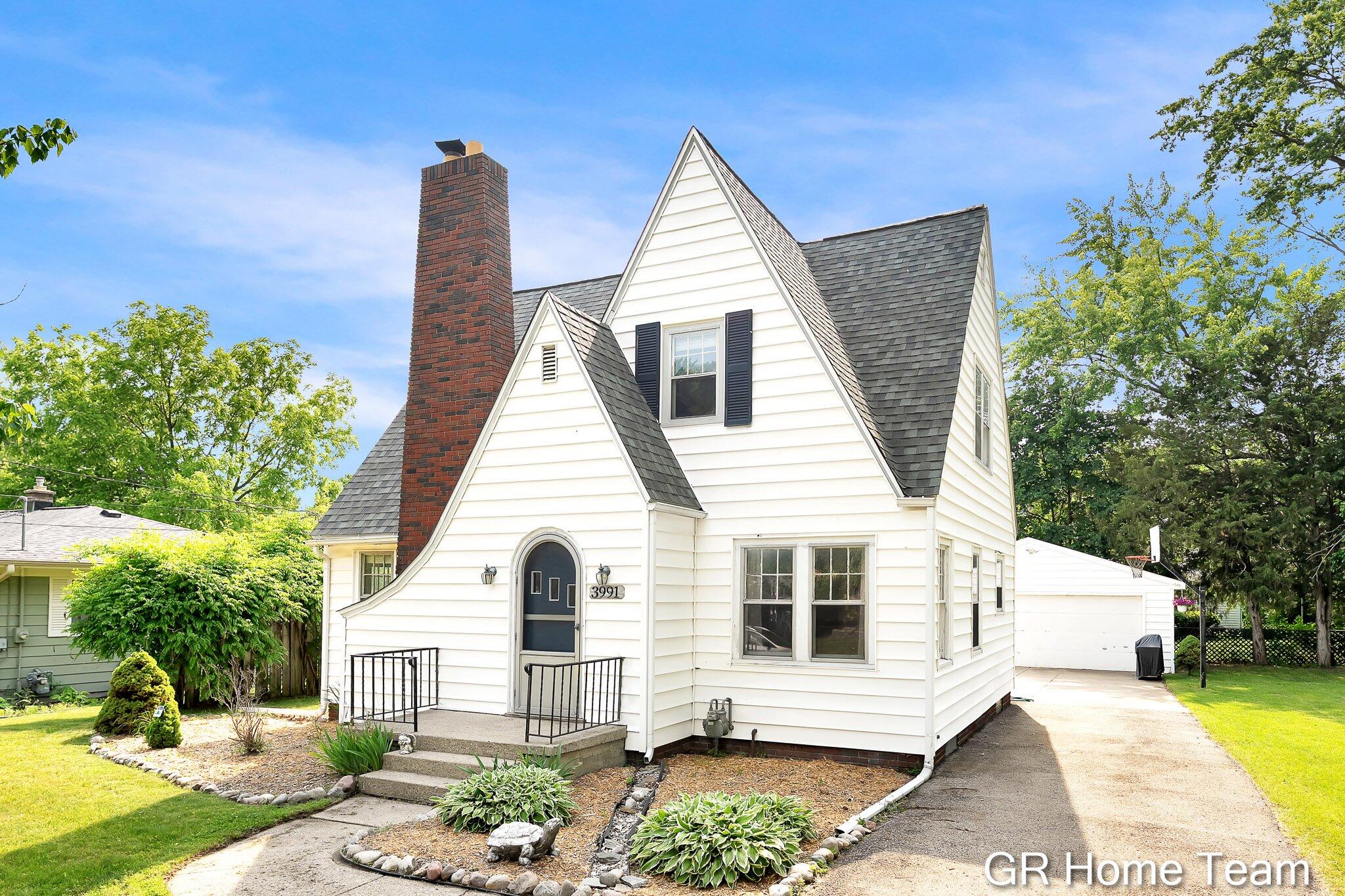 3991 Costa Avenue NE Grand Rapids MI 49525