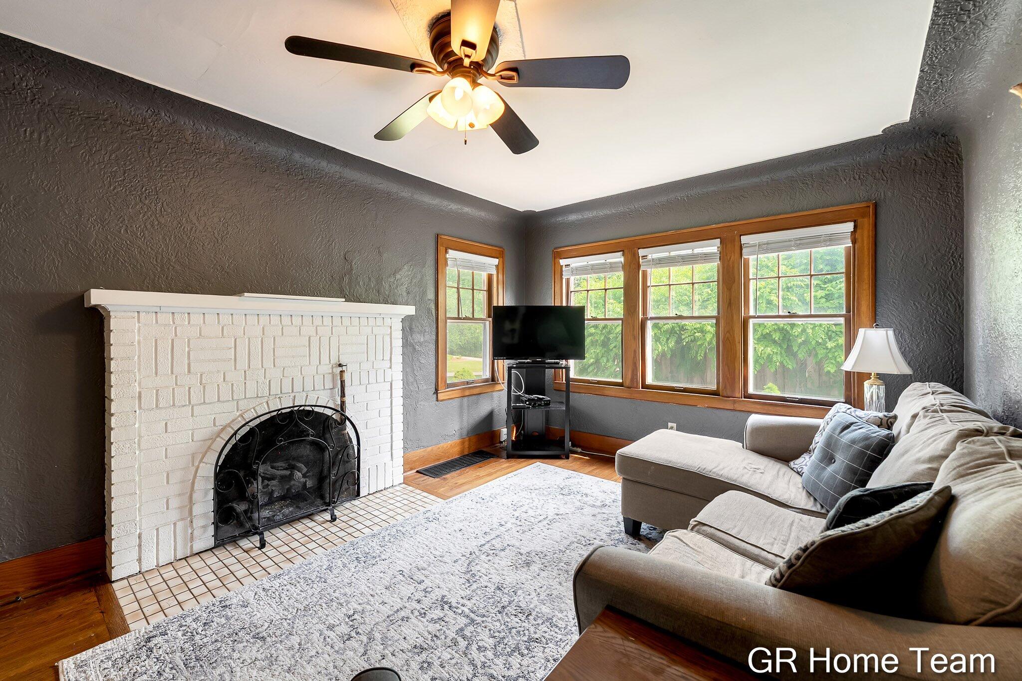 3991 Costa Avenue NE Grand Rapids MI 49525