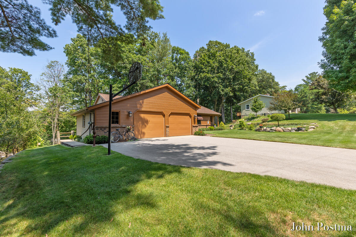 7786 Thornapple Bayou Drive SE Grand Rapids MI 49512