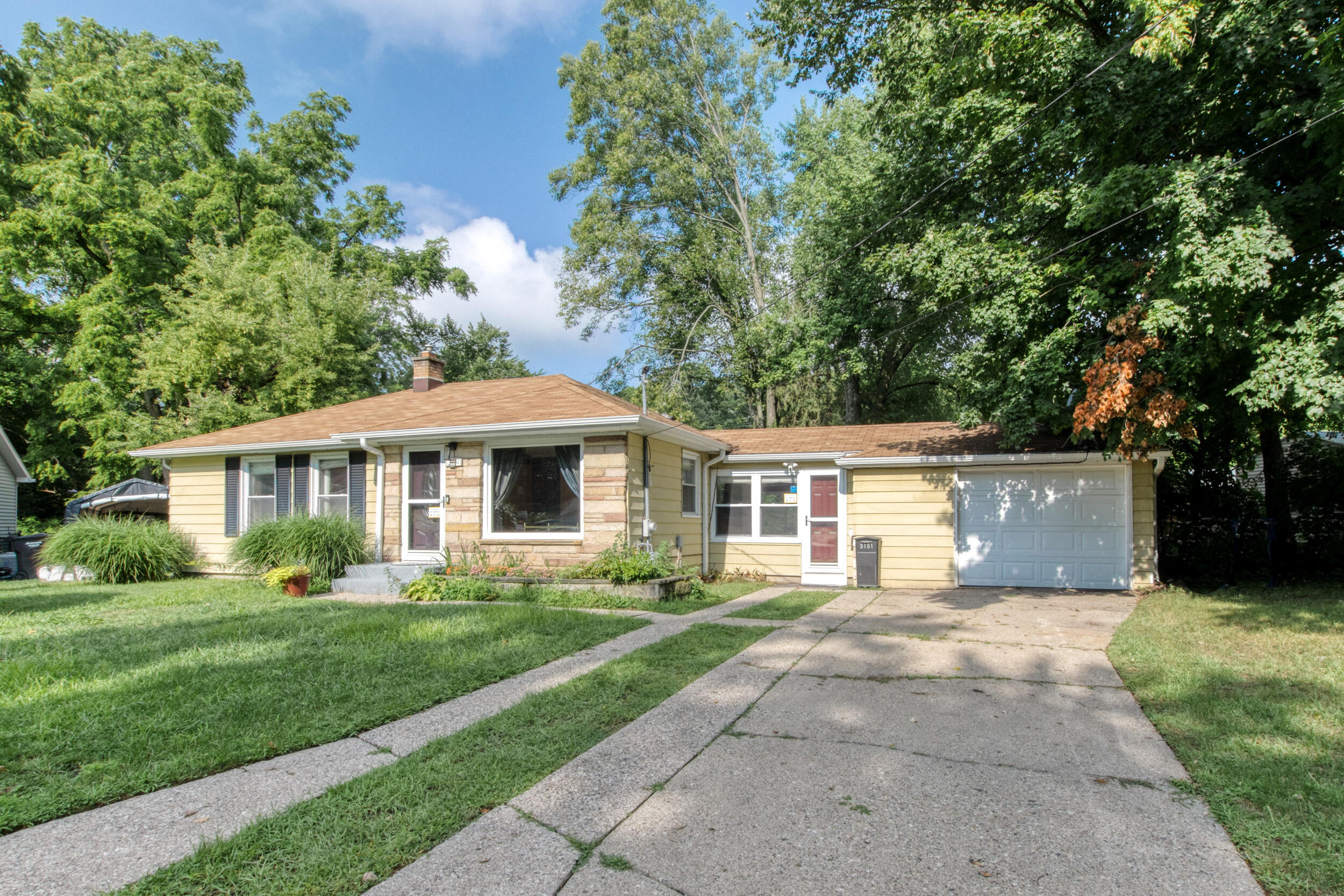 3151 Kendalwood Court NE Grand Rapids MI 49505