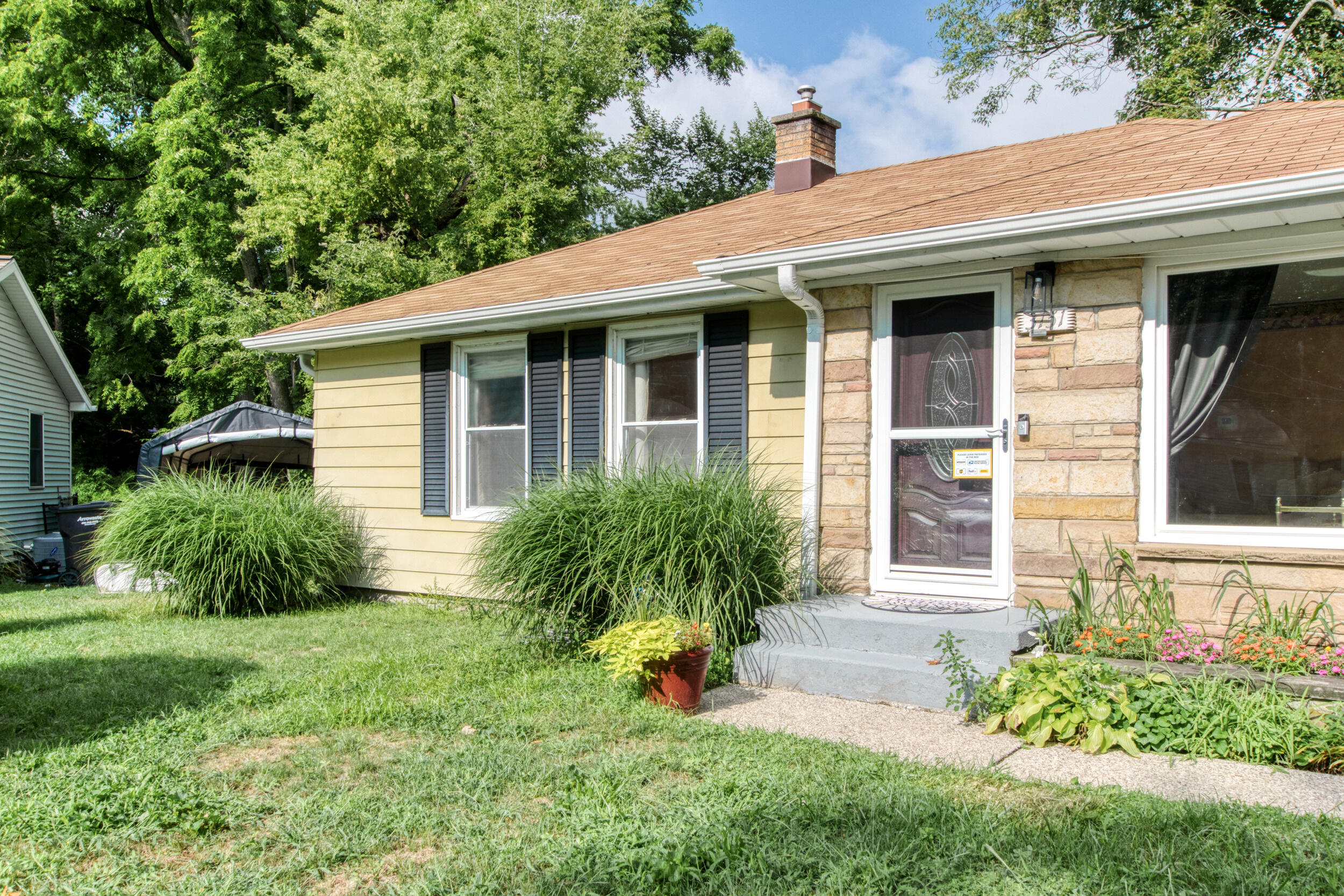 3151 Kendalwood Court NE Grand Rapids MI 49505