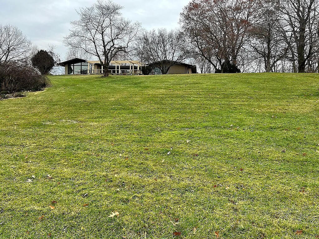 6530 Paw Paw Avenue Coloma MI 49038