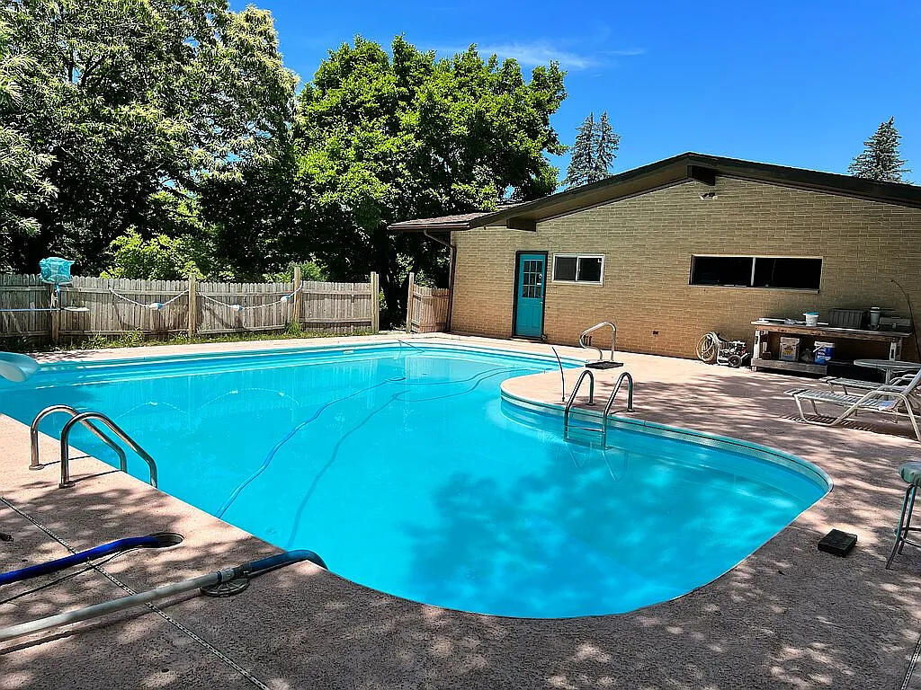 6530 Paw Paw Avenue Coloma MI 49038