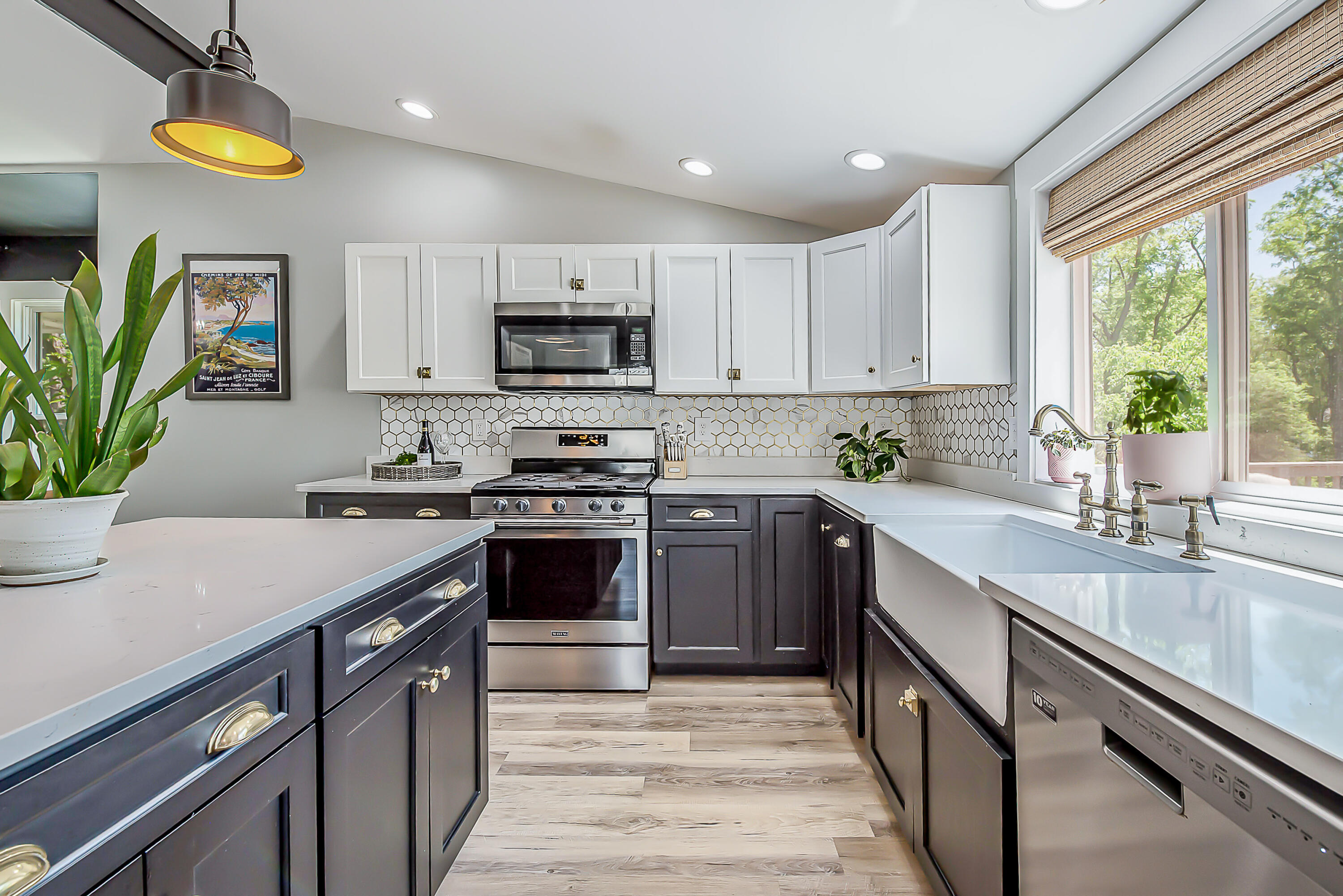 611 W Silver Lake Road Fenton MI 48430