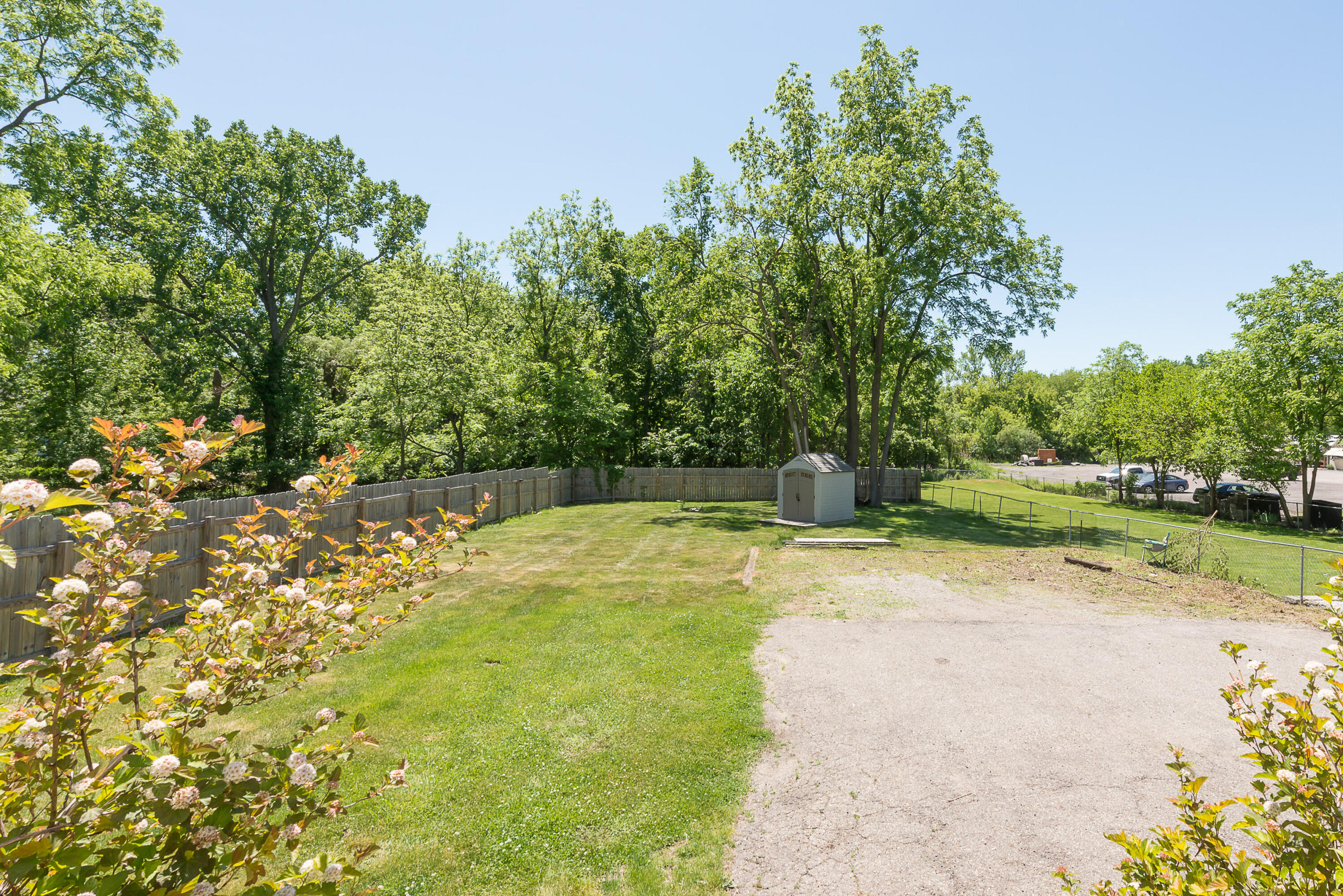 611 W Silver Lake Road Fenton MI 48430