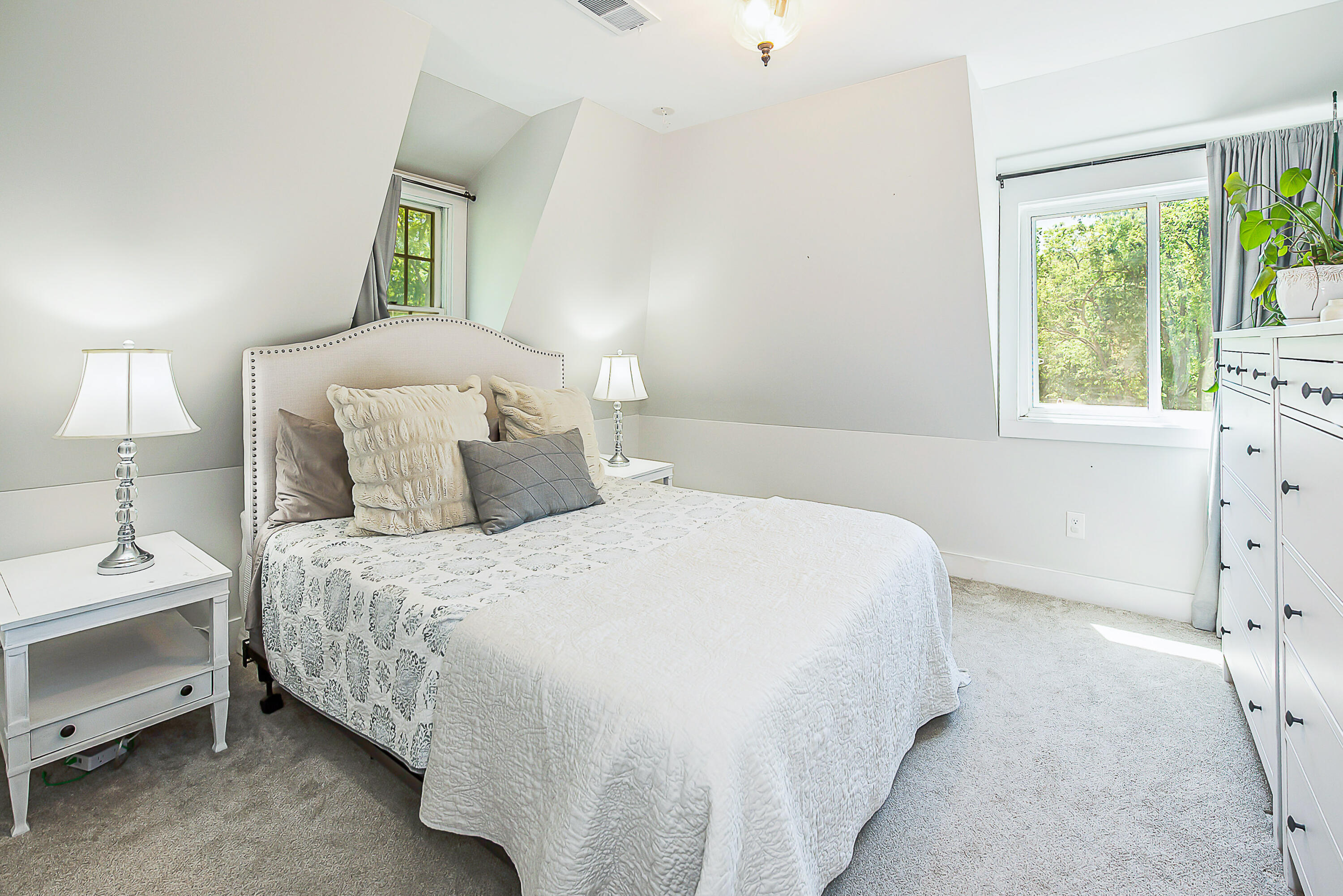 611 W Silver Lake Road Fenton MI 48430