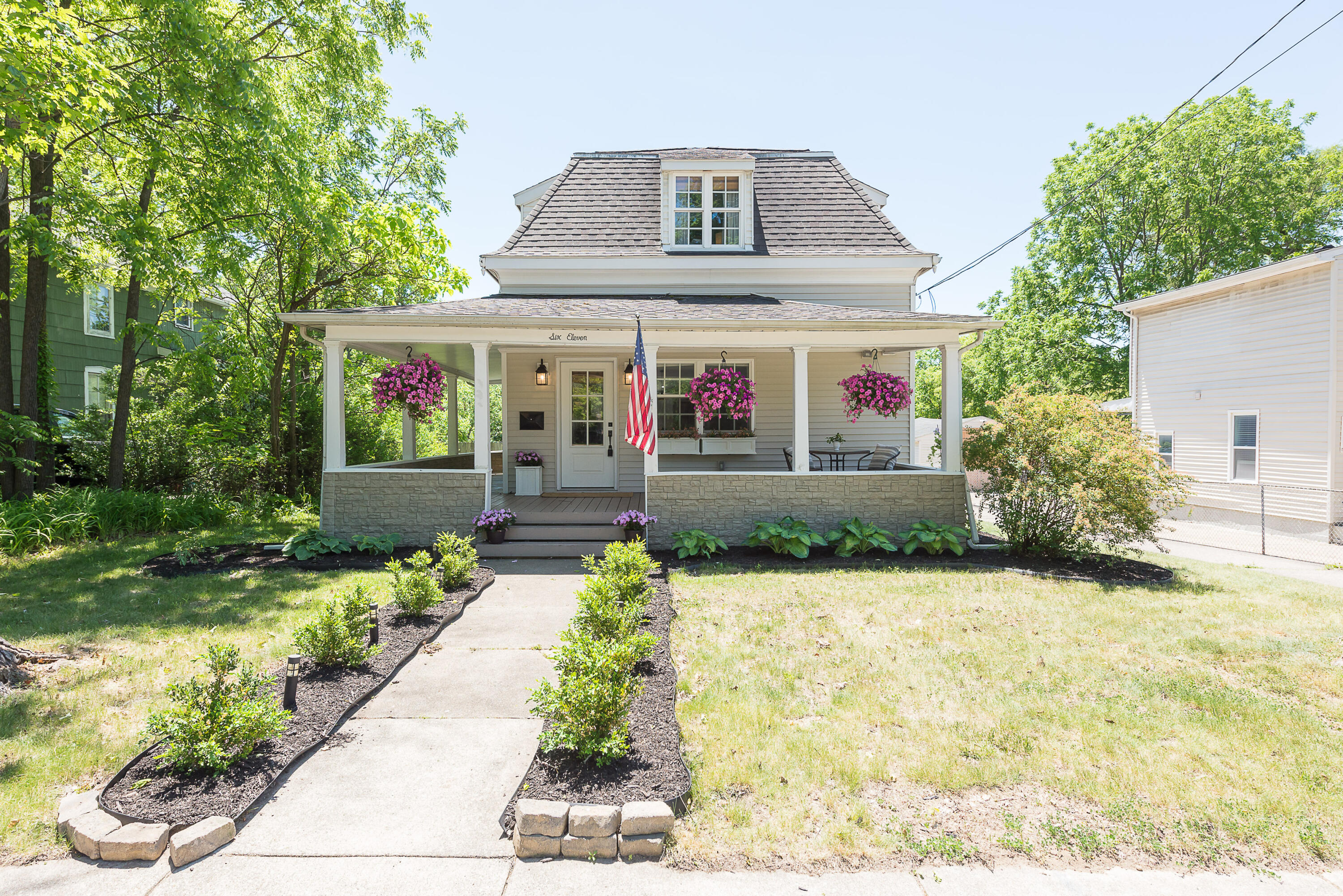 611 W Silver Lake Road Fenton MI 48430