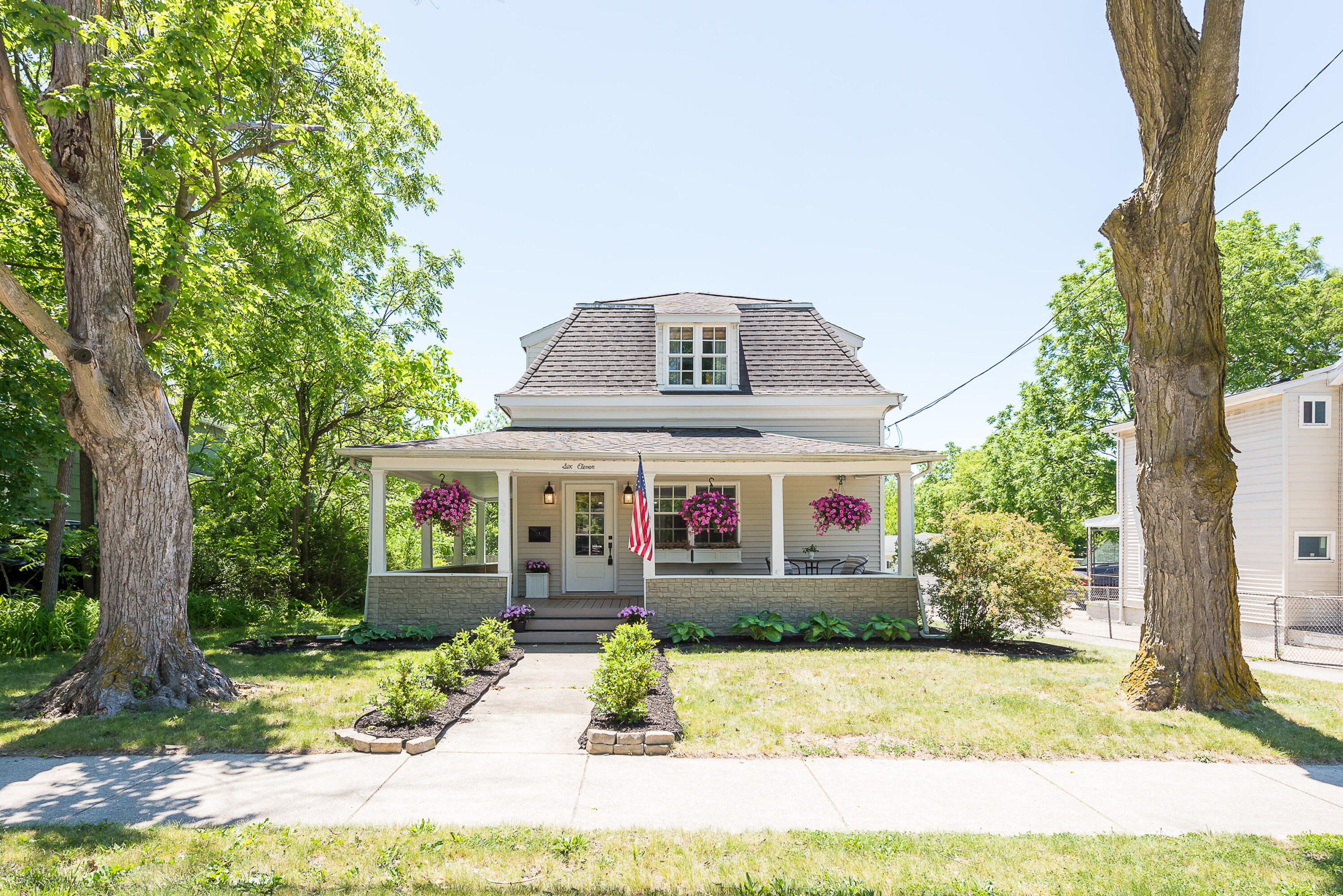 611 W Silver Lake Road Fenton MI 48430