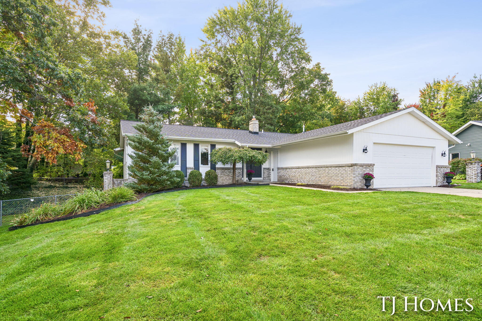 2472 Appleton Drive NE Grand Rapids MI 49525