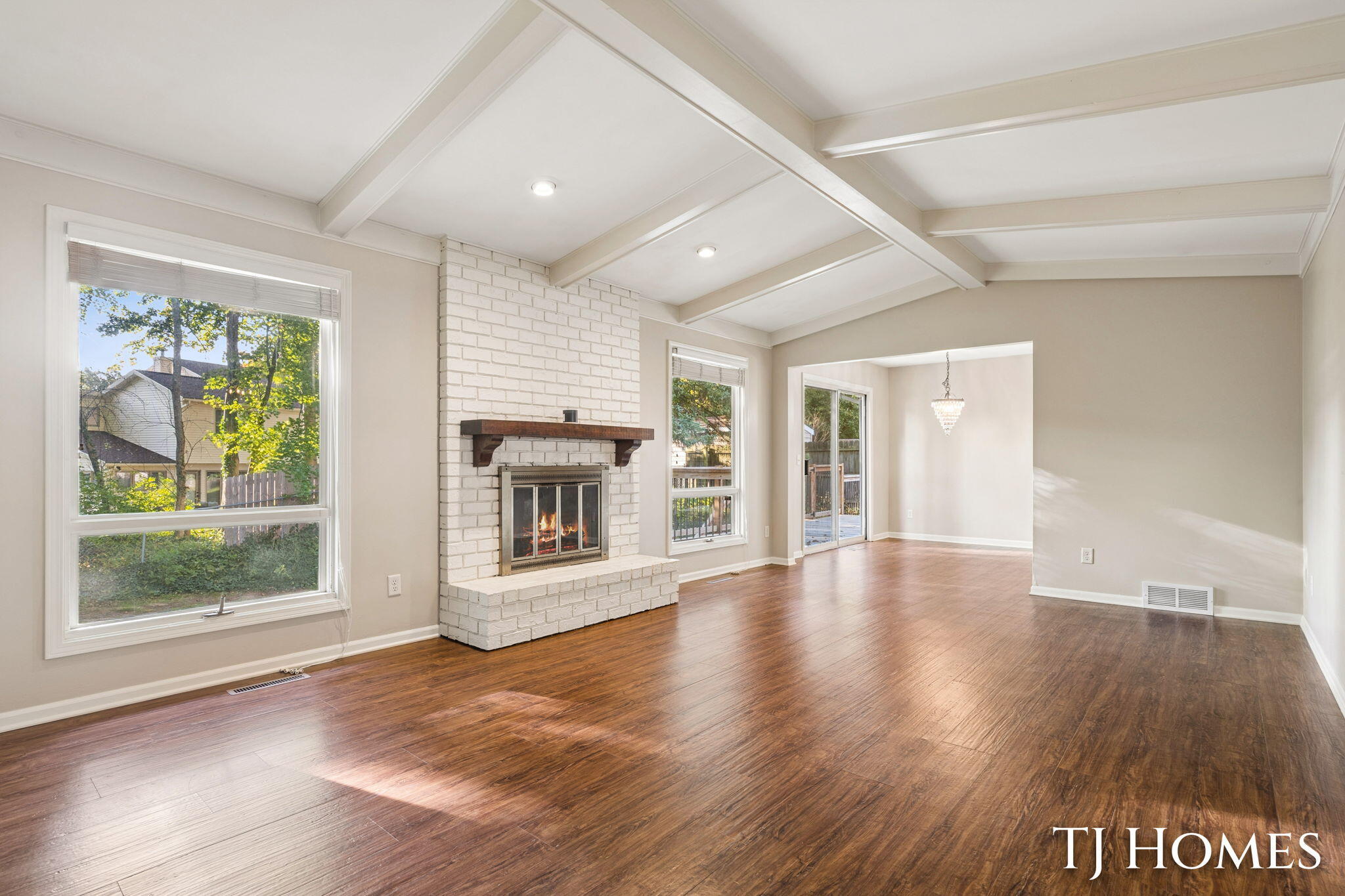 2472 Appleton Drive NE Grand Rapids MI 49525