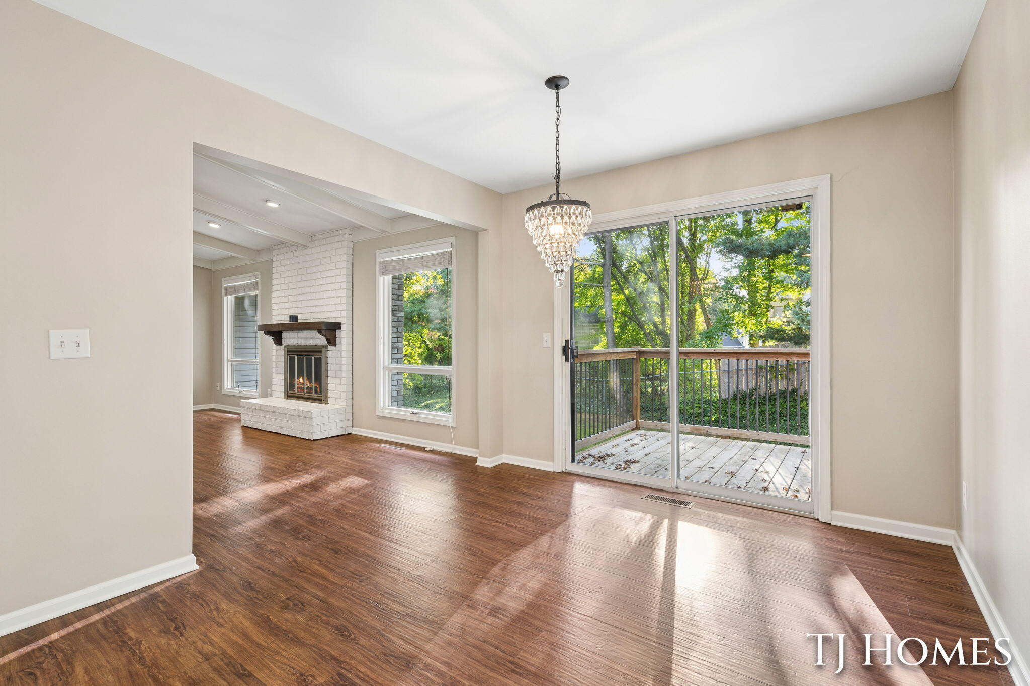 2472 Appleton Drive NE Grand Rapids MI 49525