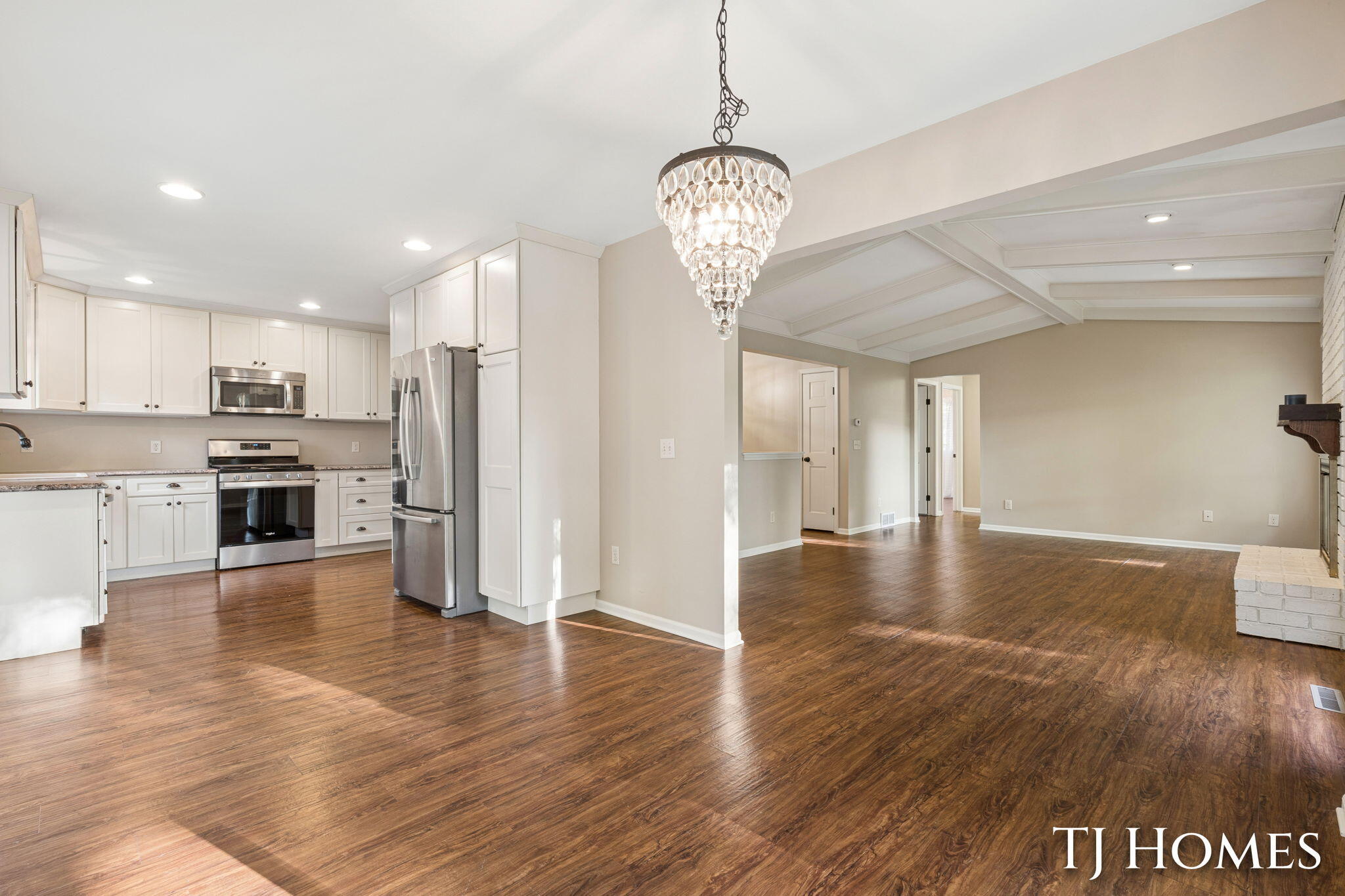 2472 Appleton Drive NE Grand Rapids MI 49525