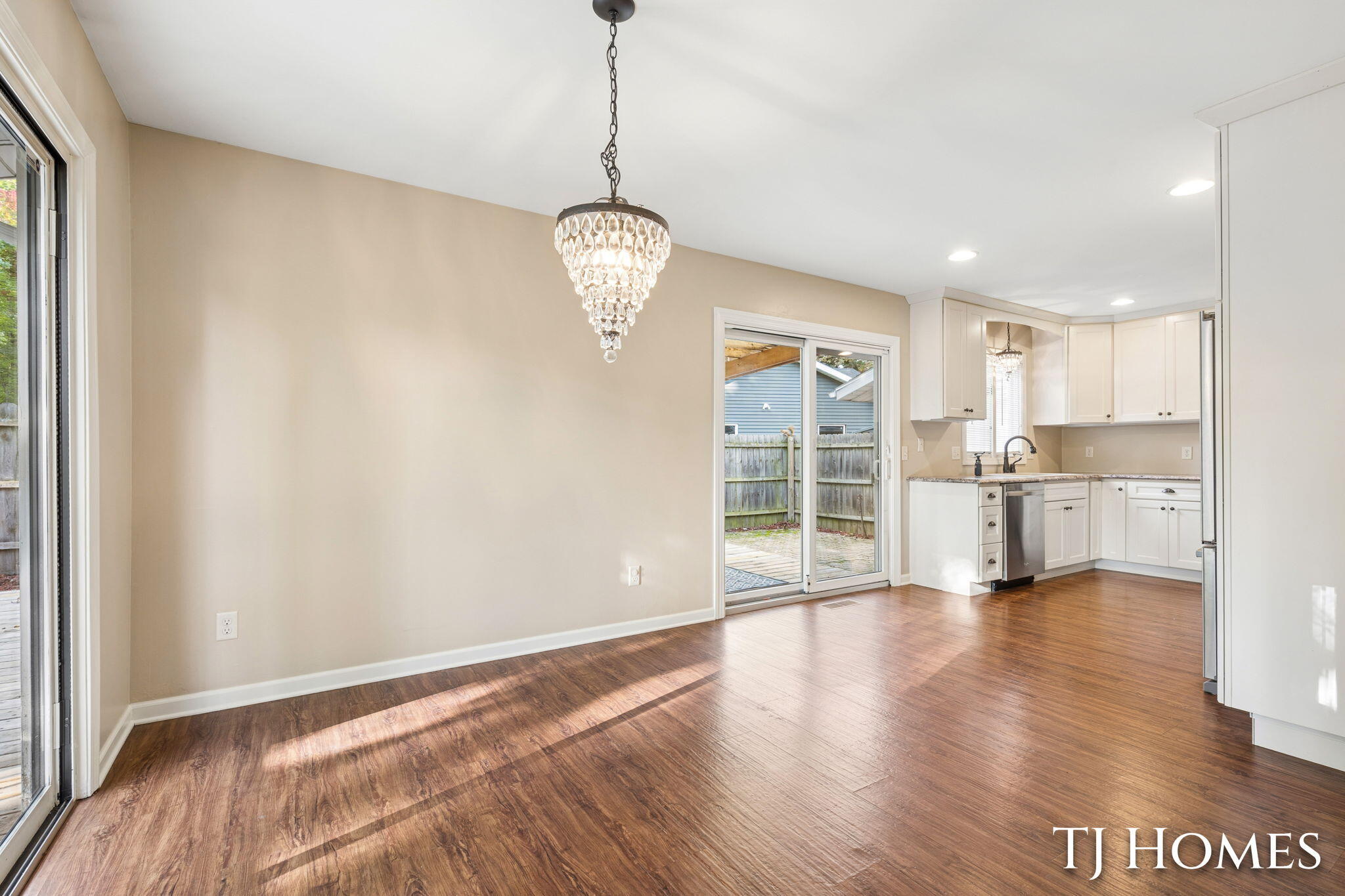2472 Appleton Drive NE Grand Rapids MI 49525