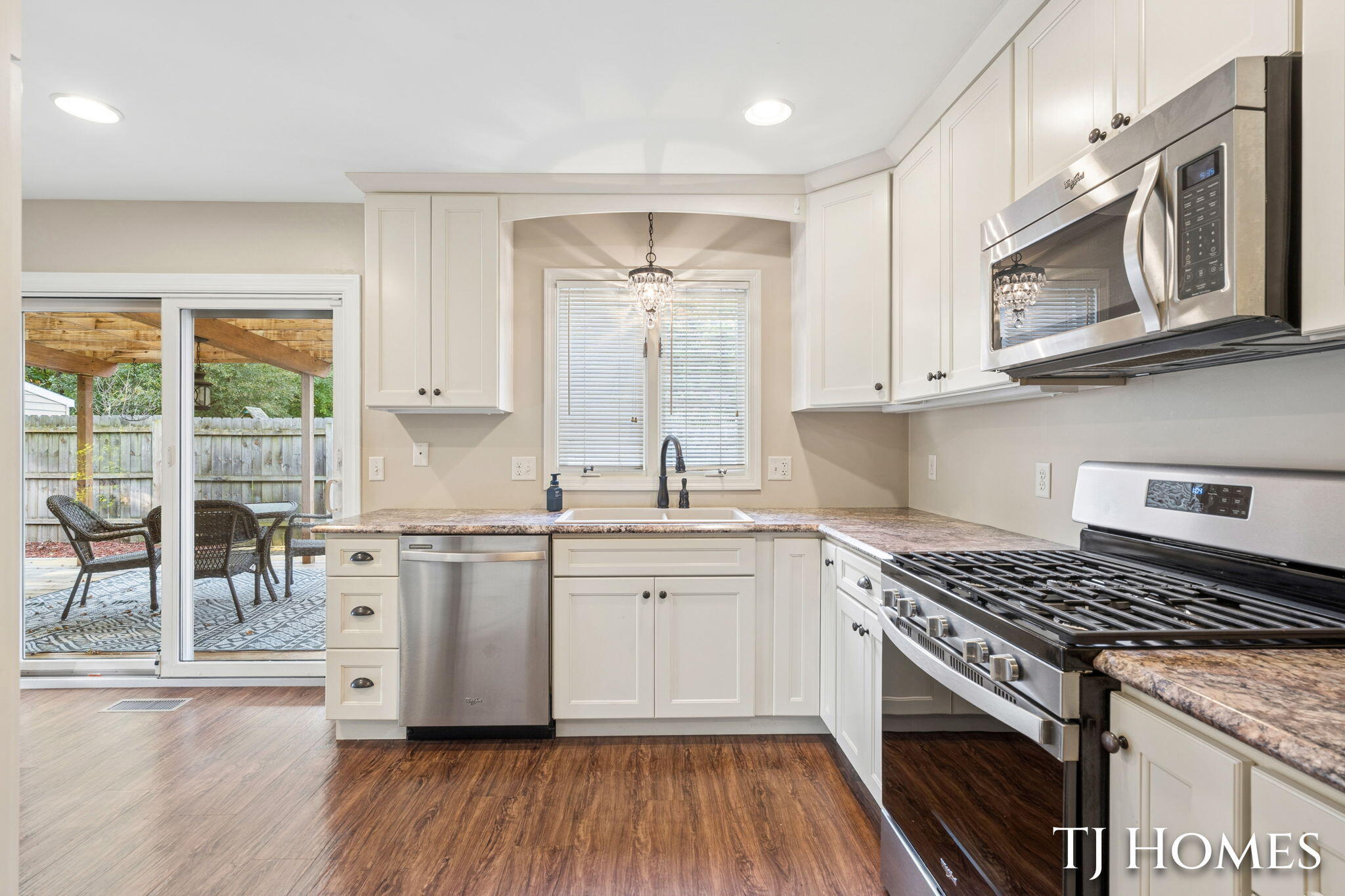 2472 Appleton Drive NE Grand Rapids MI 49525