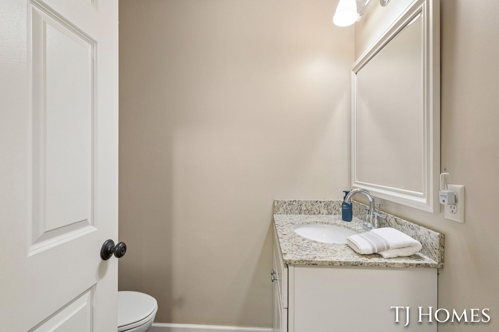2472 Appleton Drive NE Grand Rapids MI 49525