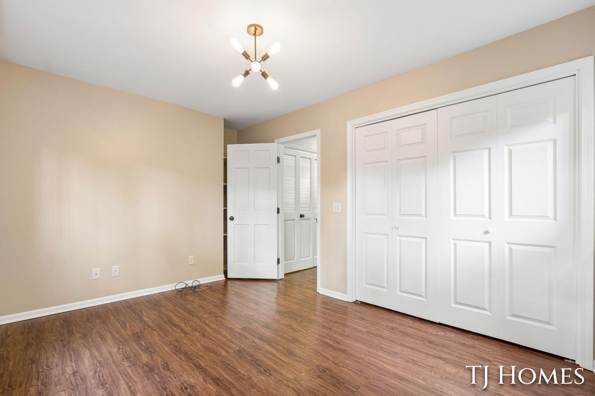 2472 Appleton Drive NE Grand Rapids MI 49525